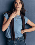 T-shirt ultra-doux à col large-Aura bleue