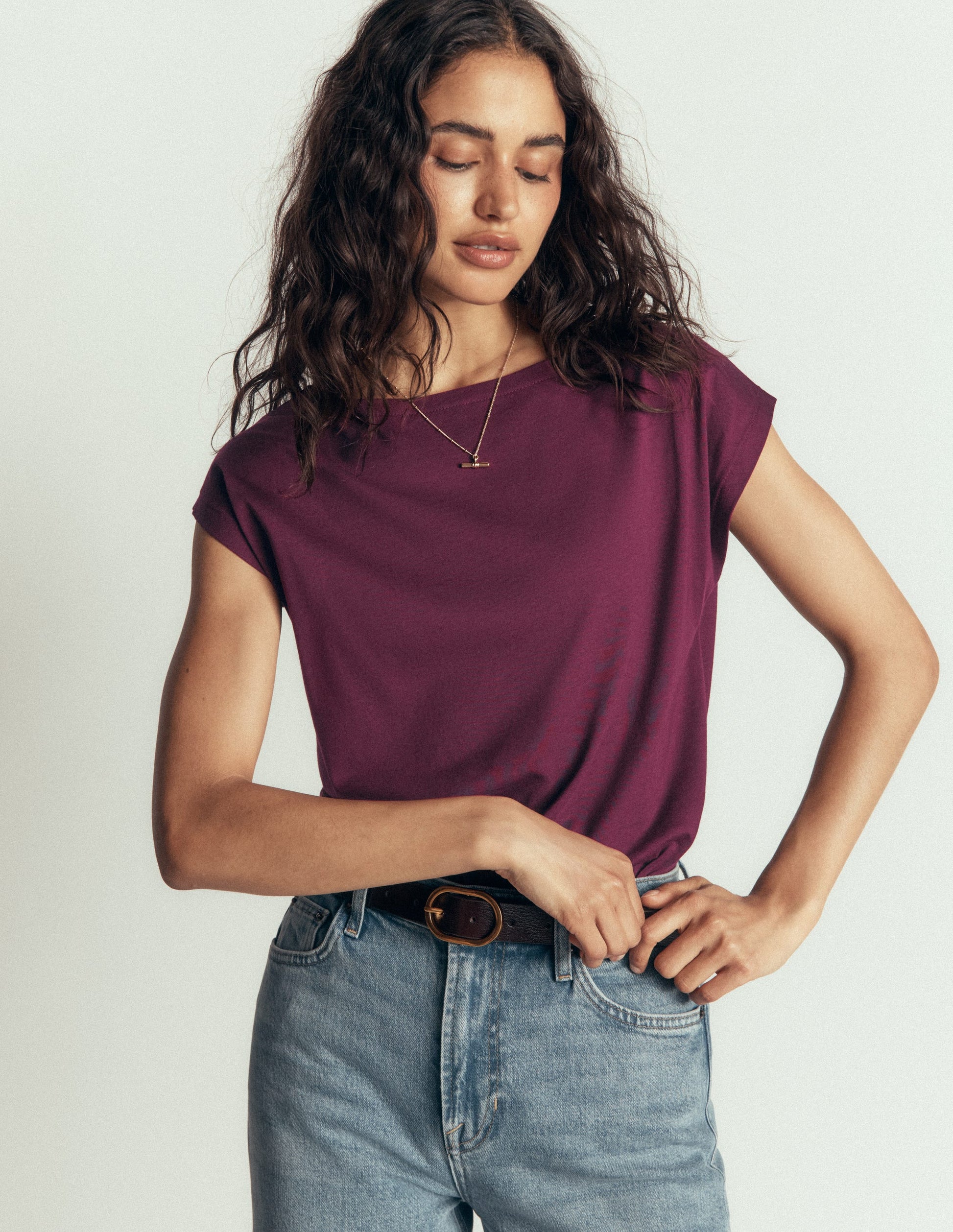 Superweiches T-Shirt mit U-Boot-Ausschnitt-Dunkle Kirsche-4