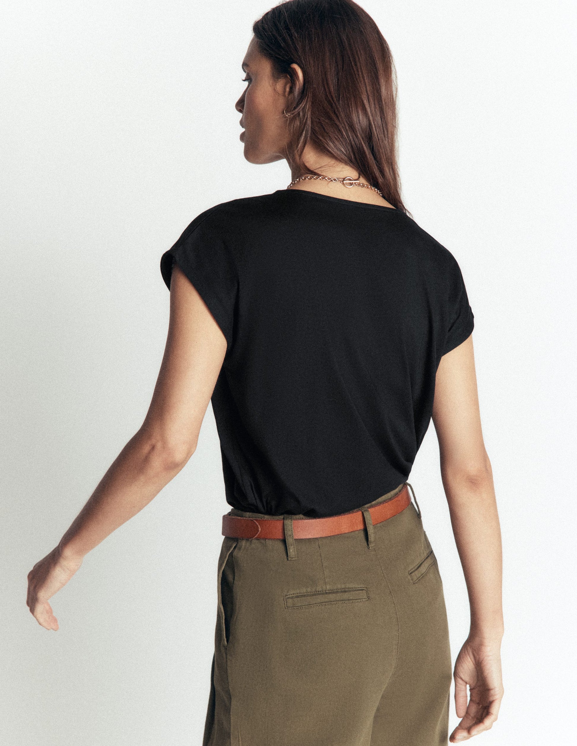 T-shirt Imi ultra-doux à col V-Noir-3
