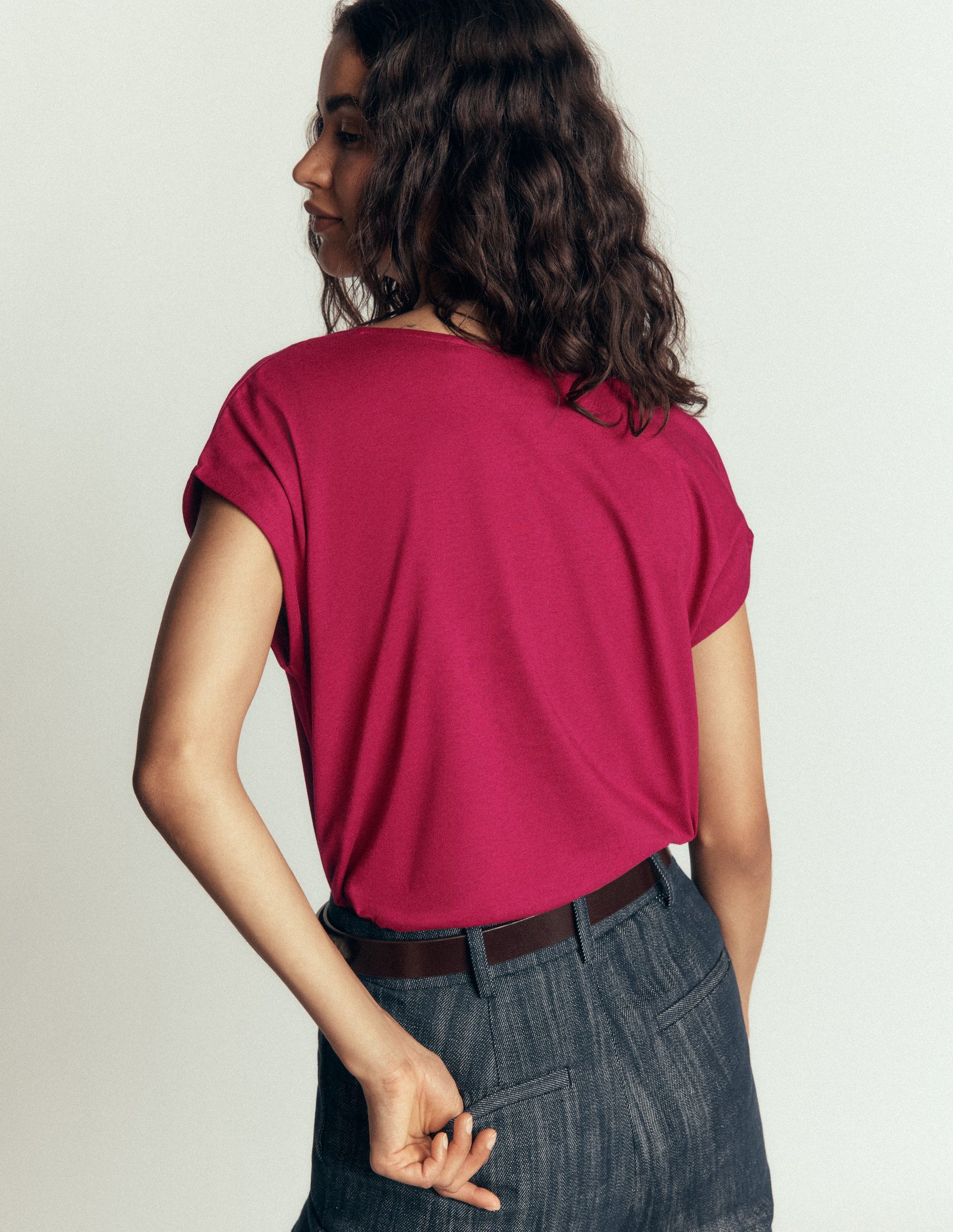 Imi Supersoft V-neck T-shirt-Beet Red-3