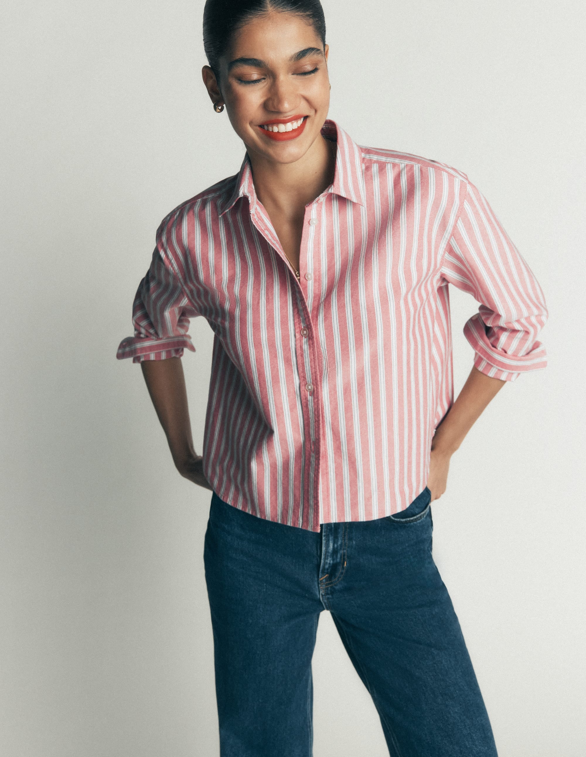 Chemise courte Sienna en coton-Rouge, rayé bleu marine - Image 5