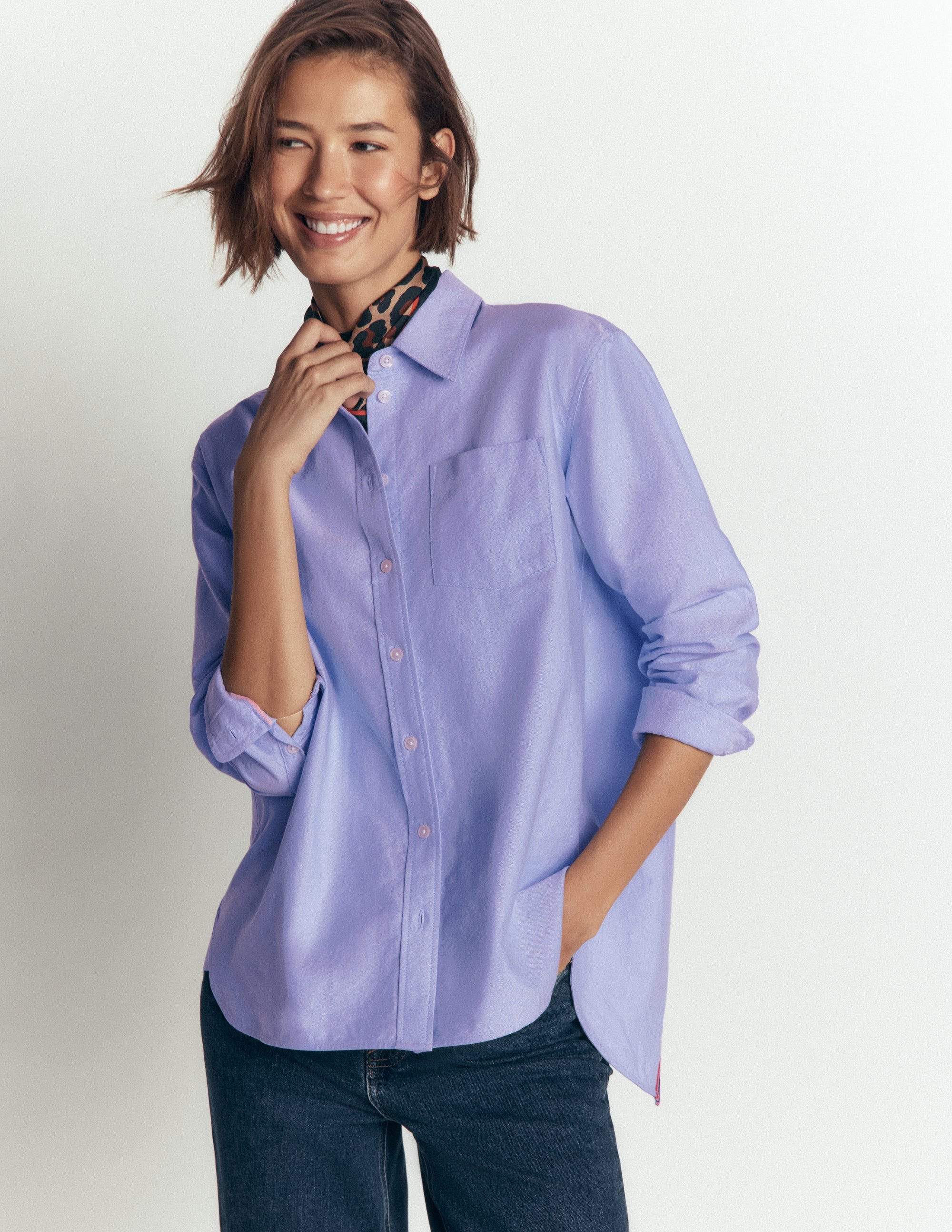 Chemise Sienna décontractée en coton-Oxford bleu, détails au dos - Image 1