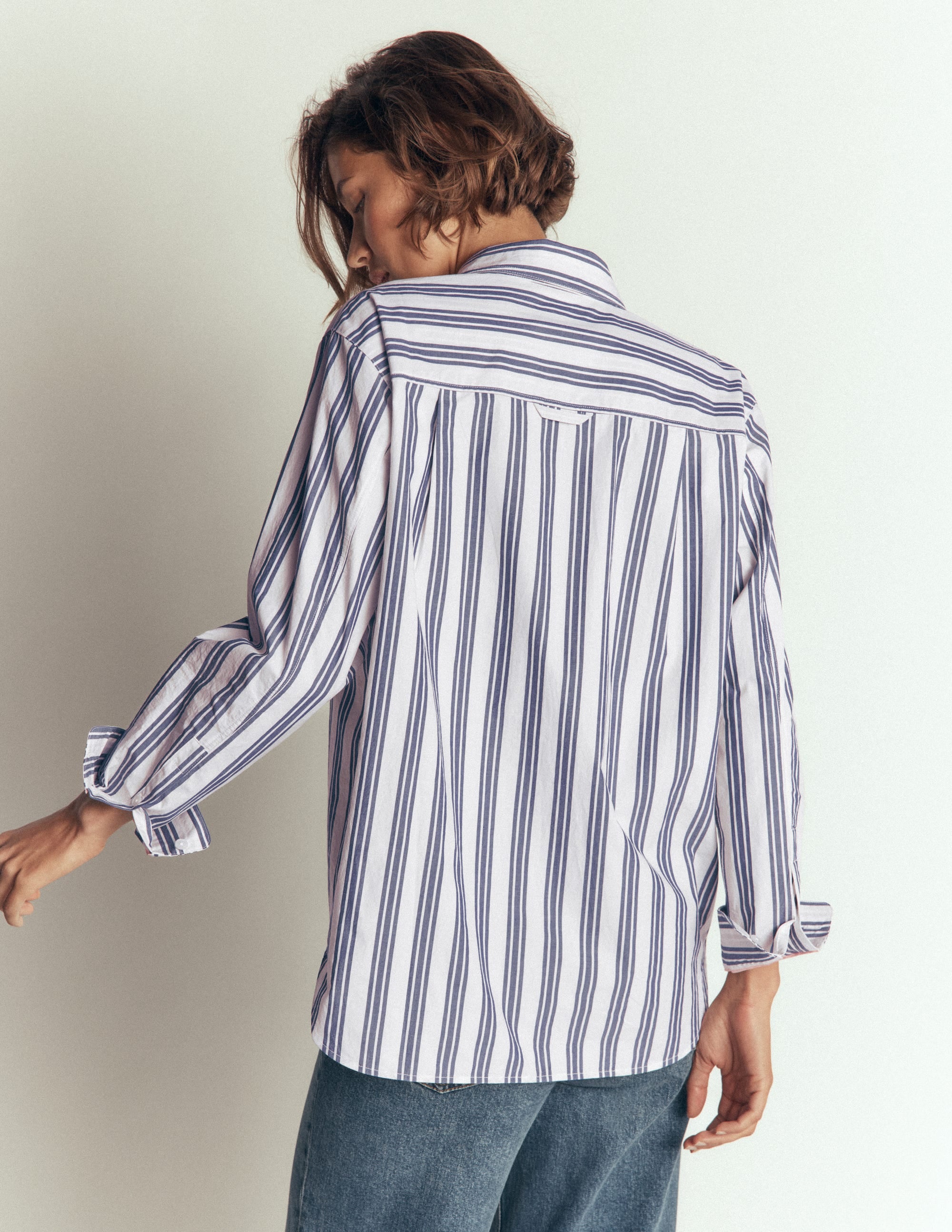 Chemise Sienna décontractée en coton-Rayé large bleu marine - Image 3