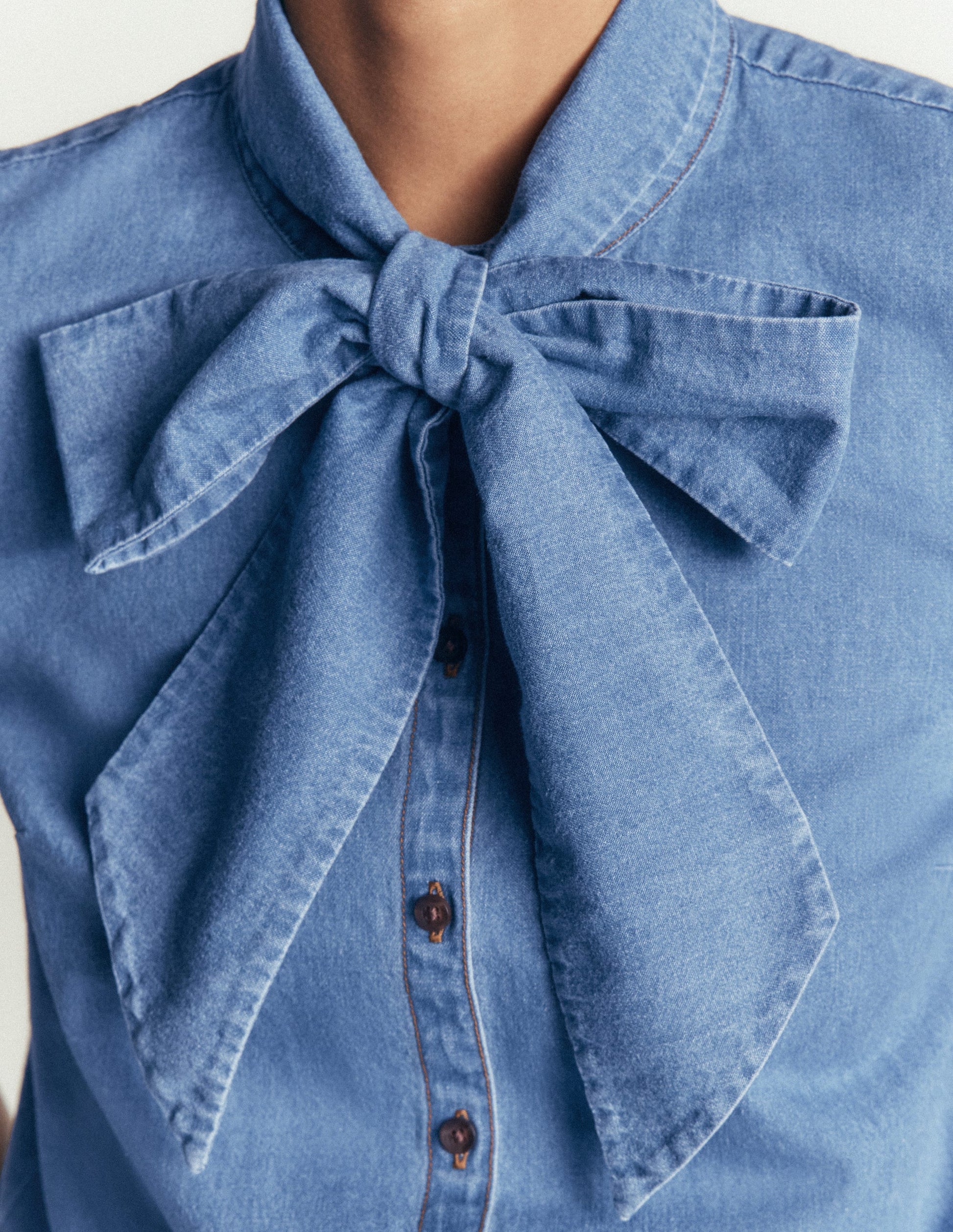 Schluppenbluse aus Denim-Ausgeblichene Optik-3