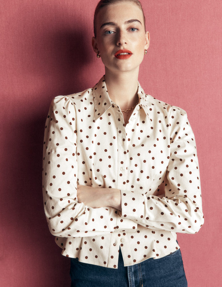 Julia Baumwollhemd mit Abnähern-Naturweiß, Boden-Punkte