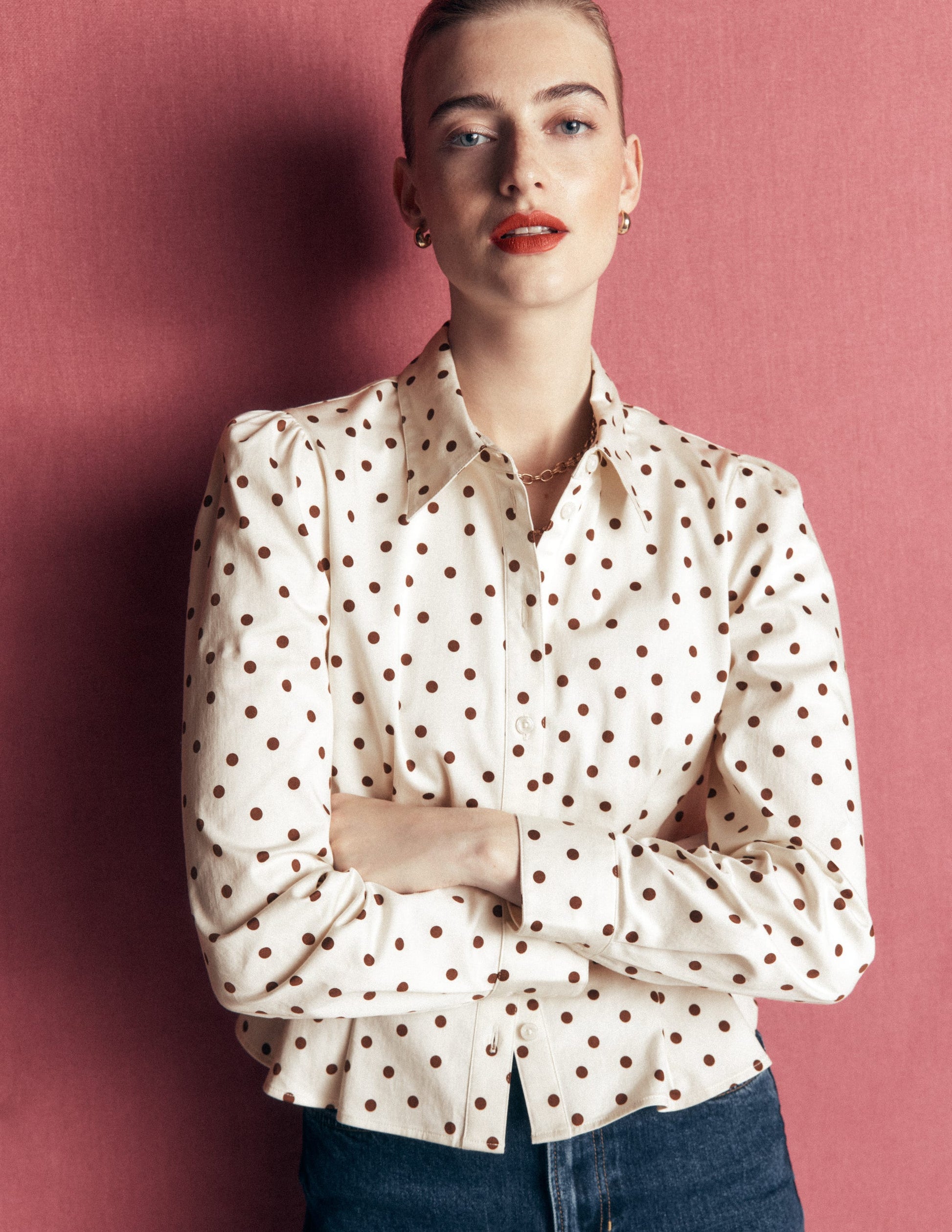Julia Baumwollhemd mit Abnähern-Naturweiß, Boden-Punkte-1