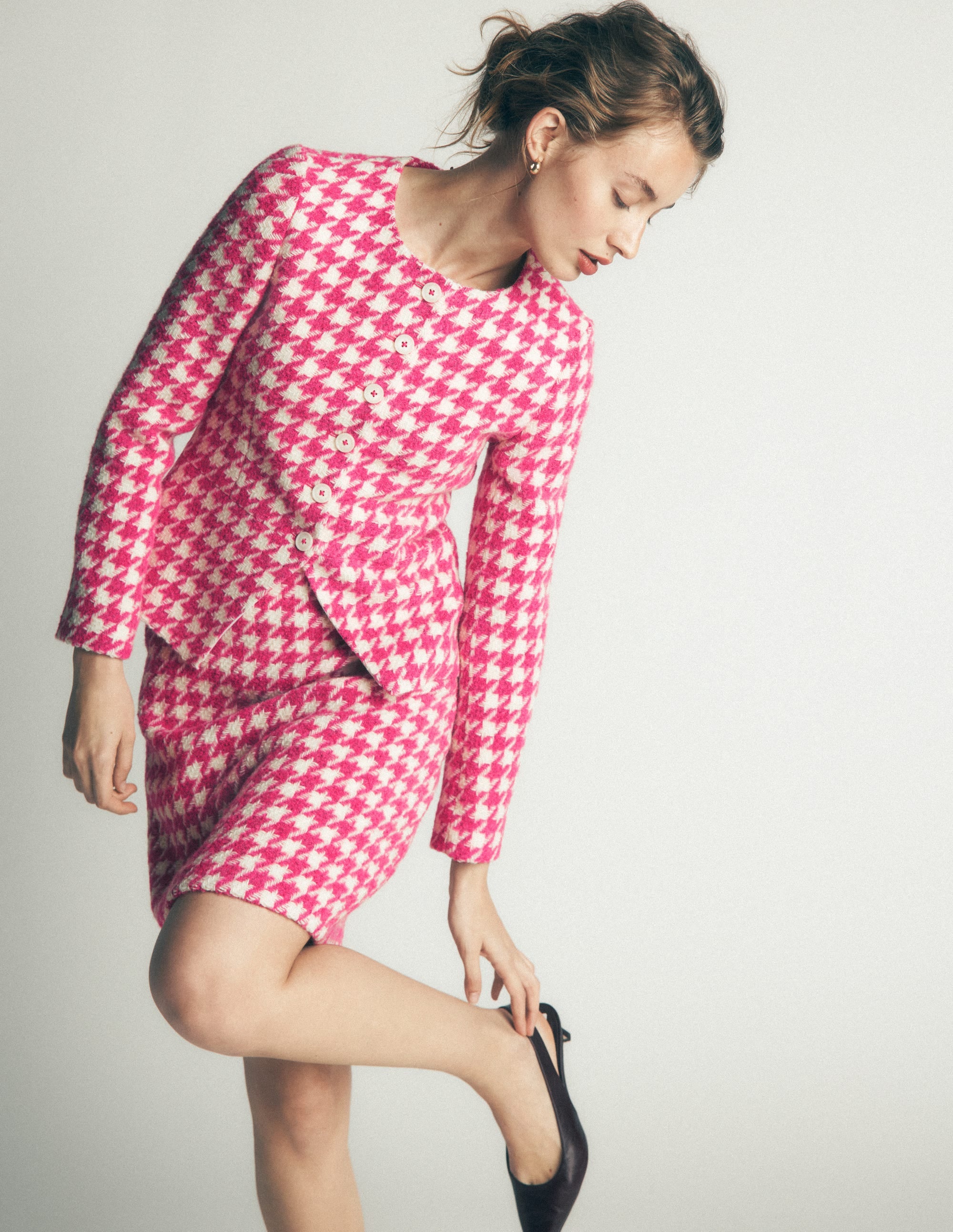 Kragenloser Blazer aus Wollmischgewebe-Rosa Hahnentrittmuster - Image 2