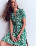 Robe Naomi à manches courtes-Vert joyau, motif Foliage Whirl