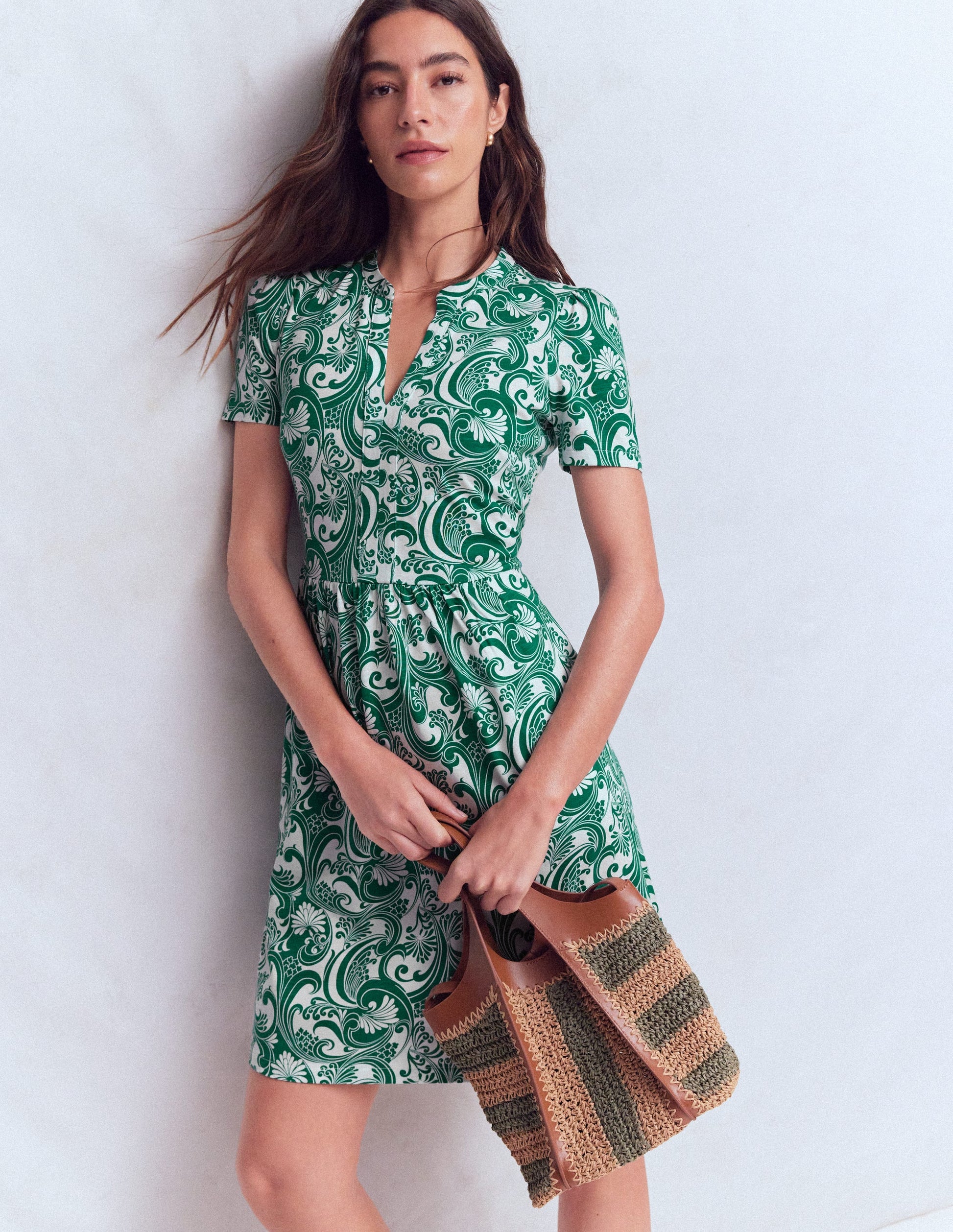 Robe Naomi à manches courtes-Vert joyau, motif Foliage Whirl-4