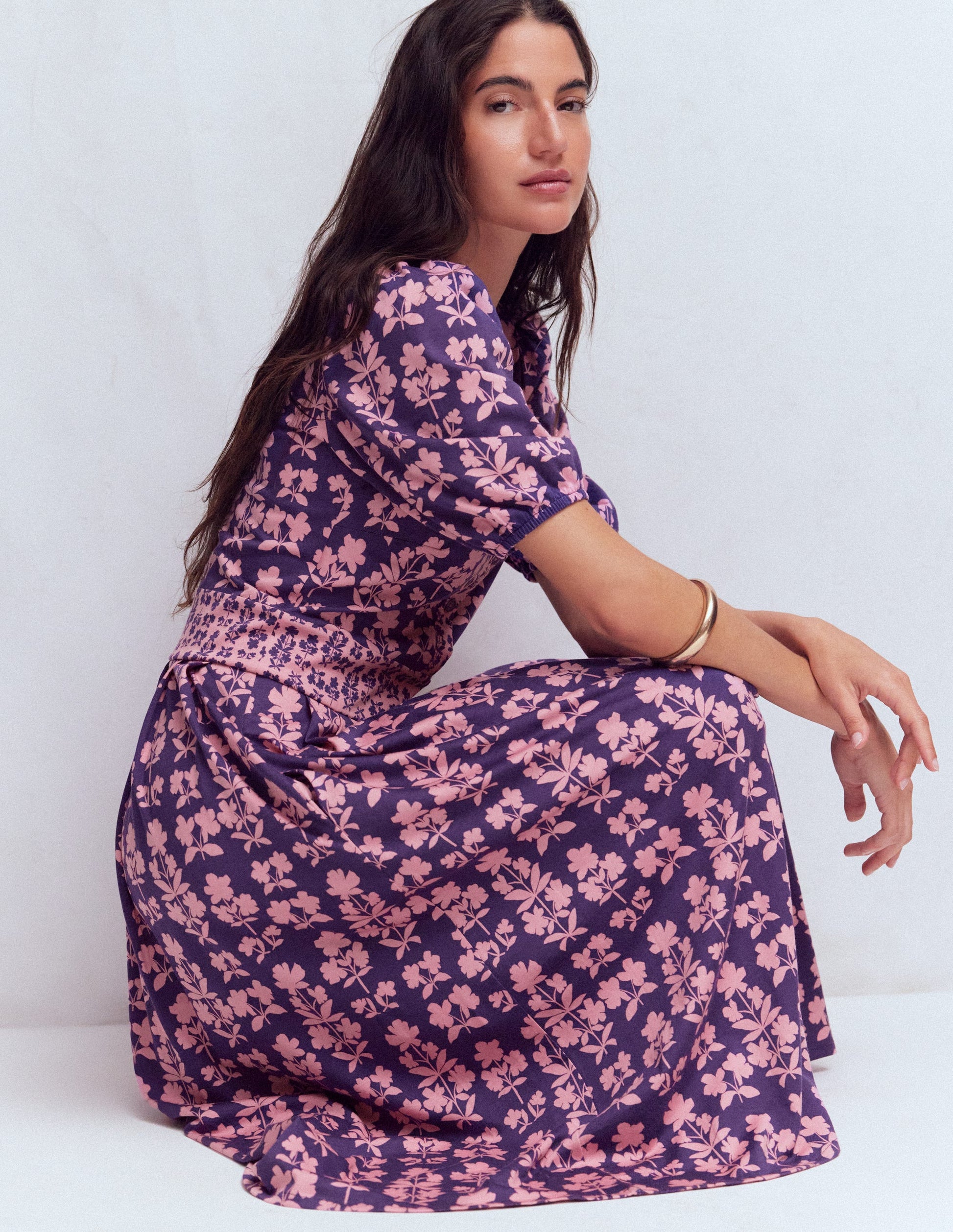 Amber Jersey-Midikleid mit Falten-Calla-Lilie, Blütenhain-5