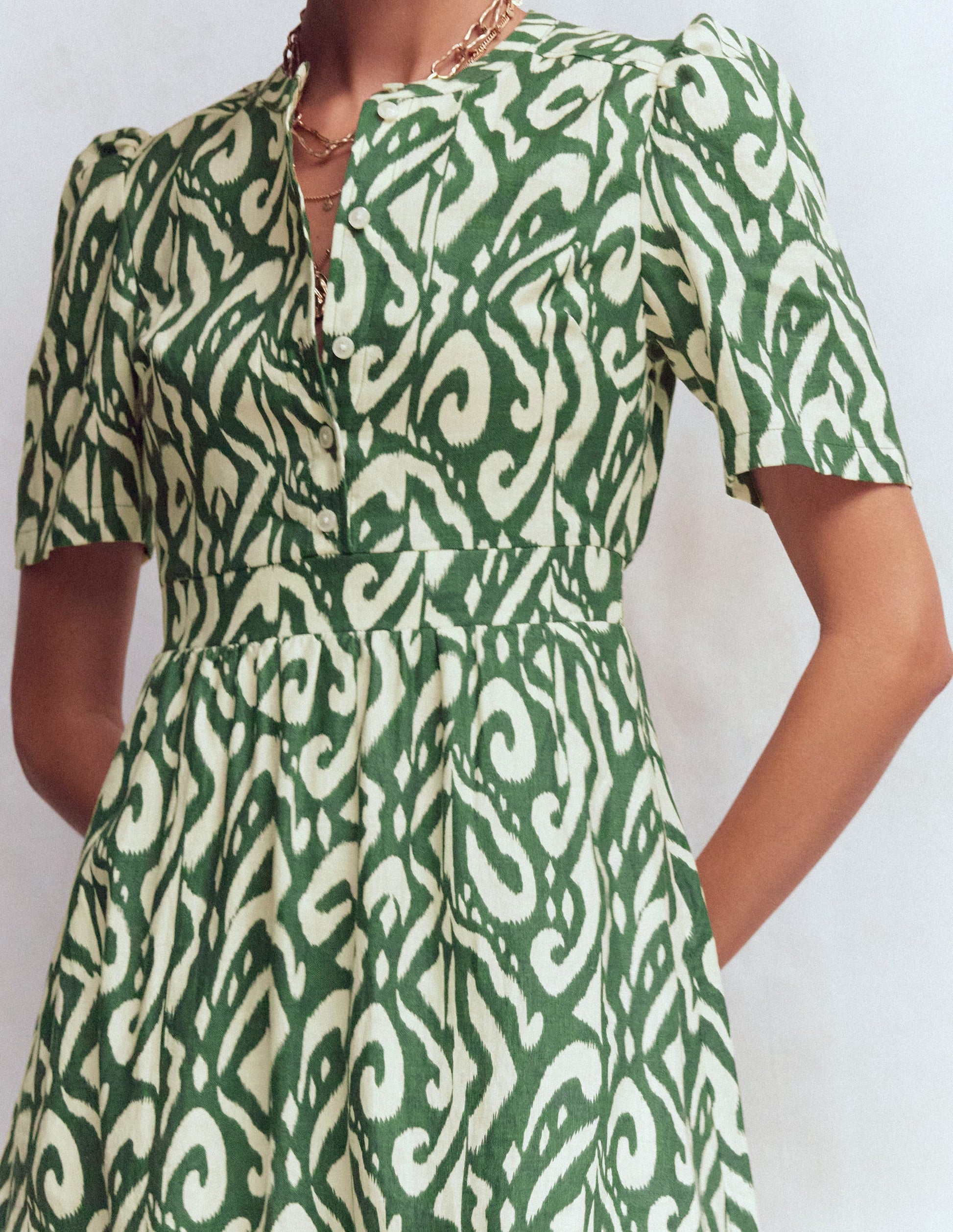 Ivy Midikleid aus Leinen-Jägergrün Ikat-Muster-2