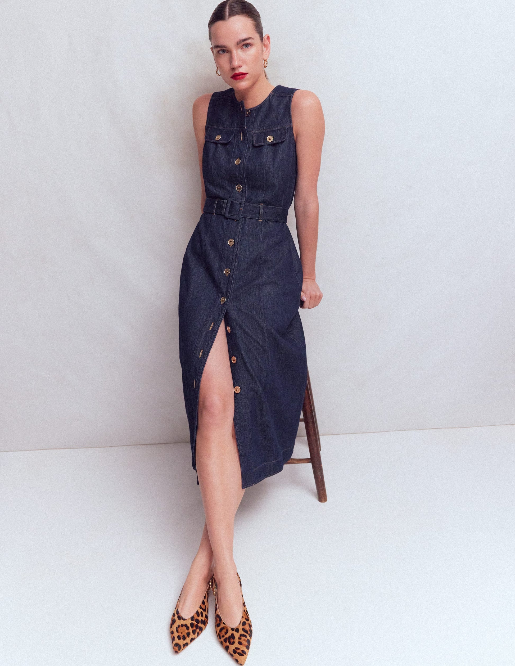 Denim-Midikleid mit Goldknöpfen-Indigo-4