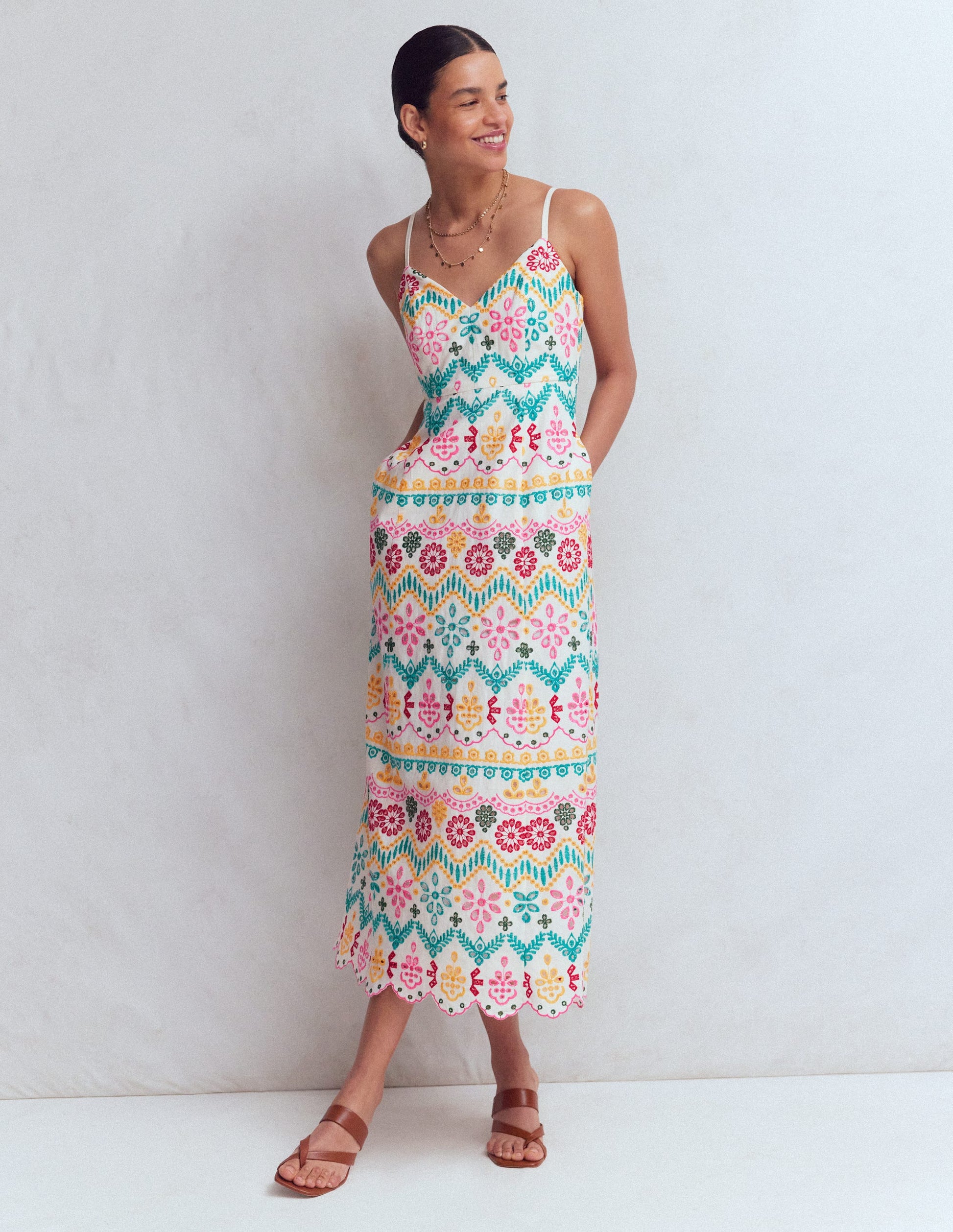 Empire-Kleid aus Leinen mit Lochstickerei-Bunt Lochstickerei-3