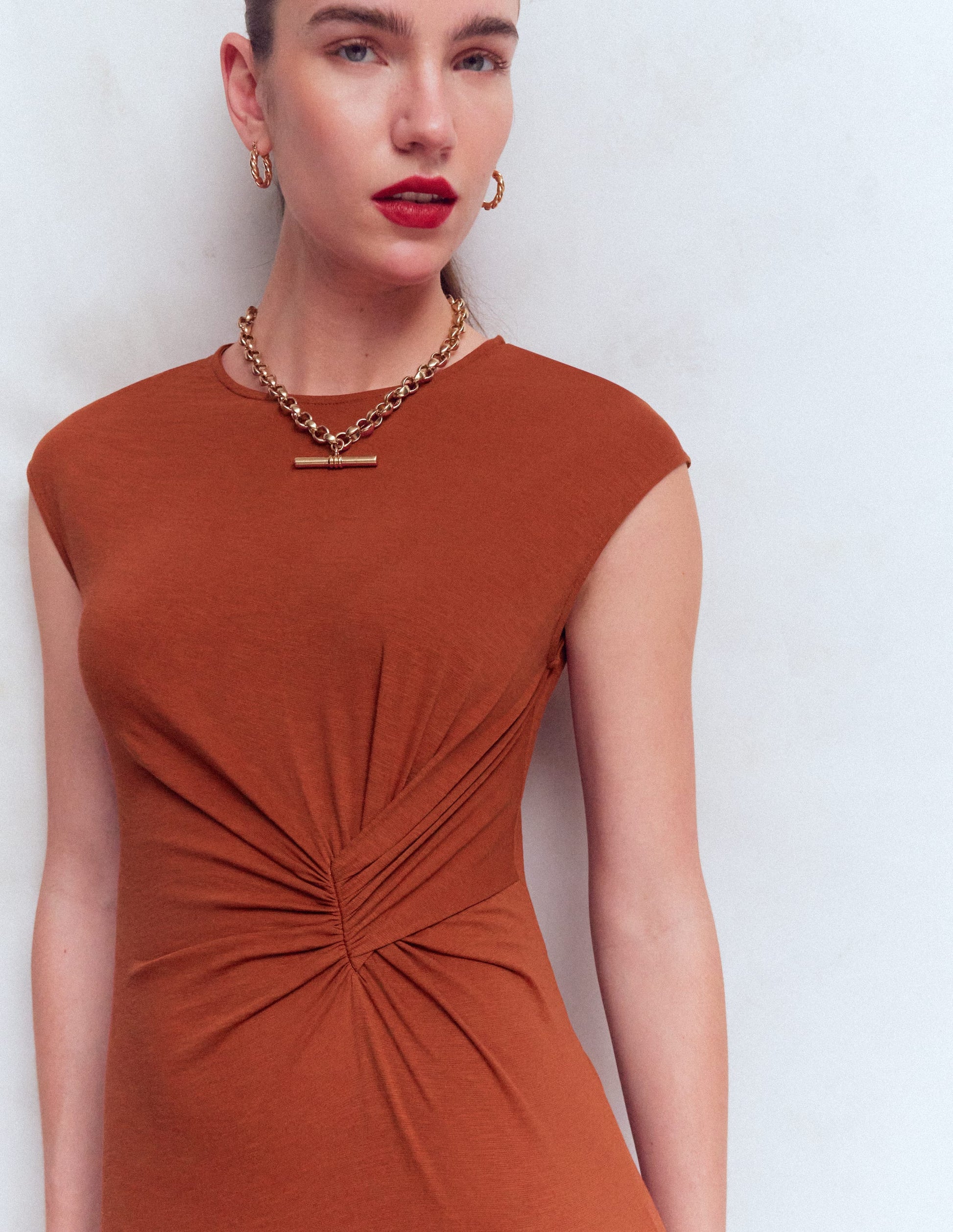 Delilah Midikleid mit Twistdetail-Braun-Orange-2