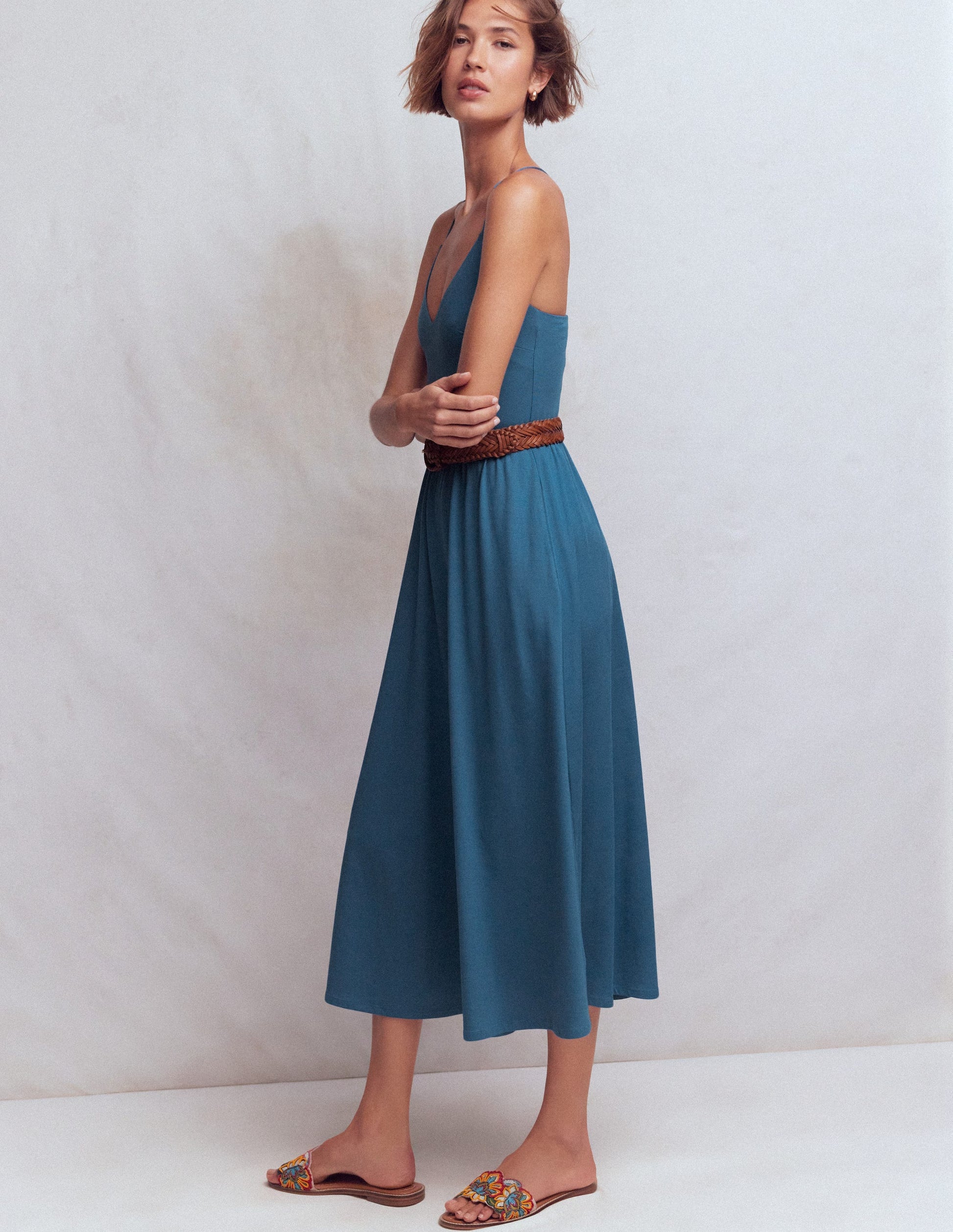 Jerseykleid mit gekreuzten Rückenträgern-Turmalinblau-6