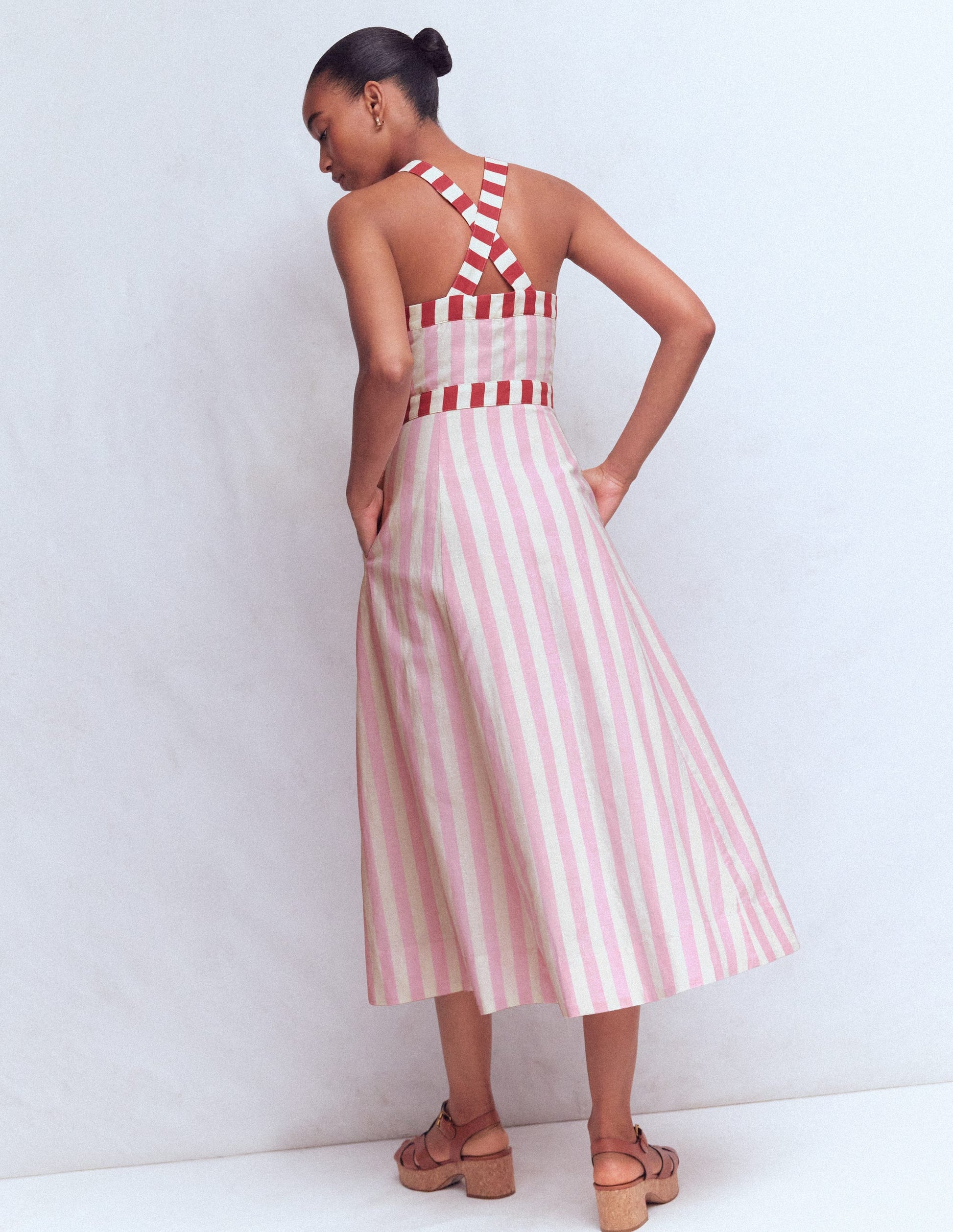 Kleid aus Leinenmischmischgewebe mit überkreuzten Rückenträgern-Orchideenrosa Streifen-5