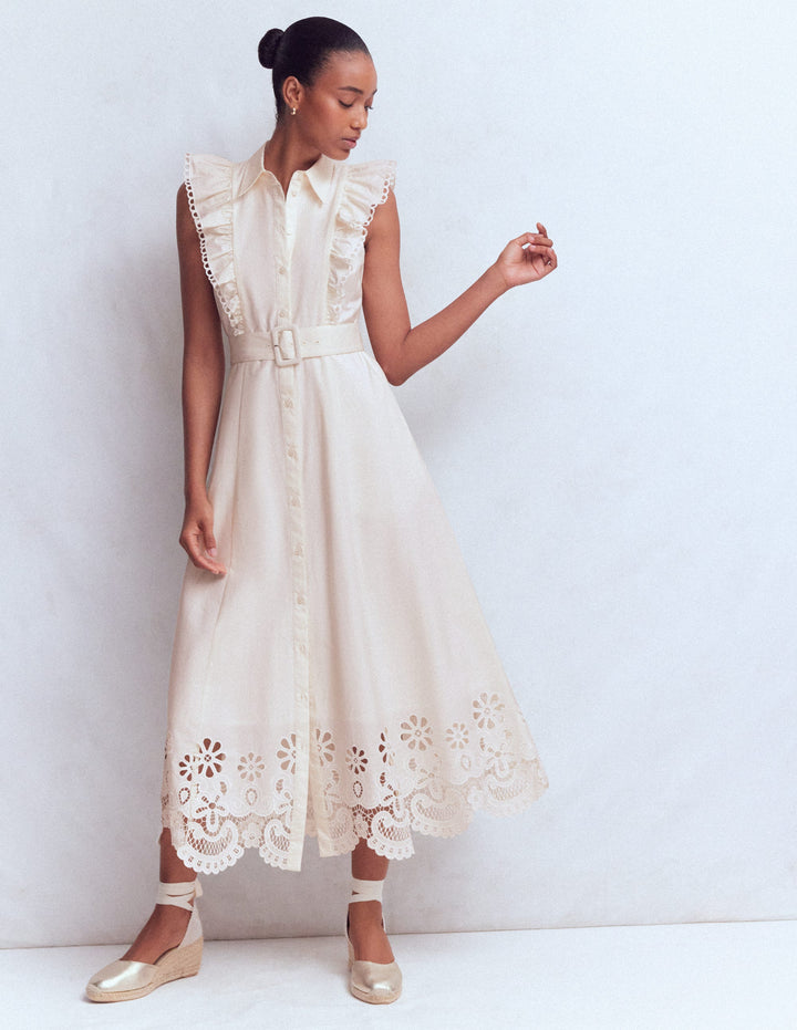 Hemdblusenkleid mit gerüschtem Oberteil-Weiß Lochstickerei-Besatz