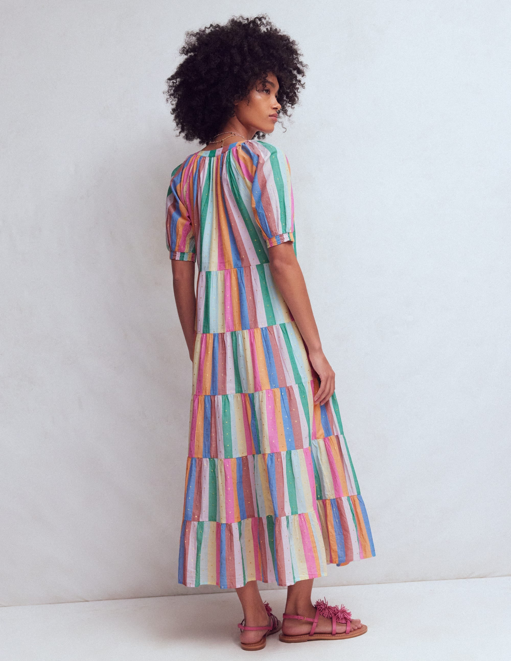 Buntes Maxikleid mit Stufen-Bunt Streifen - Image 3