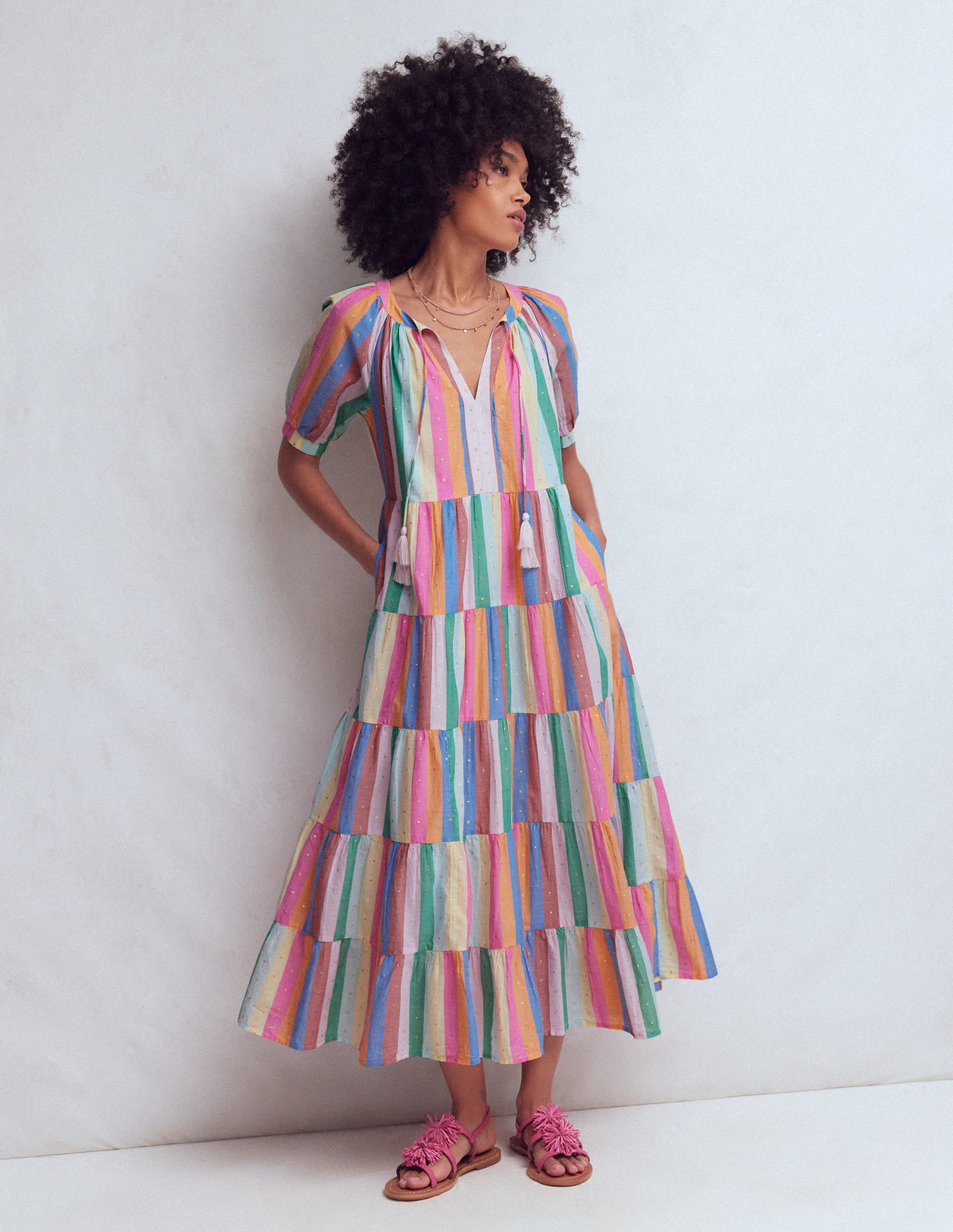 Buntes Maxikleid mit Stufen-Bunt Streifen - Image 4