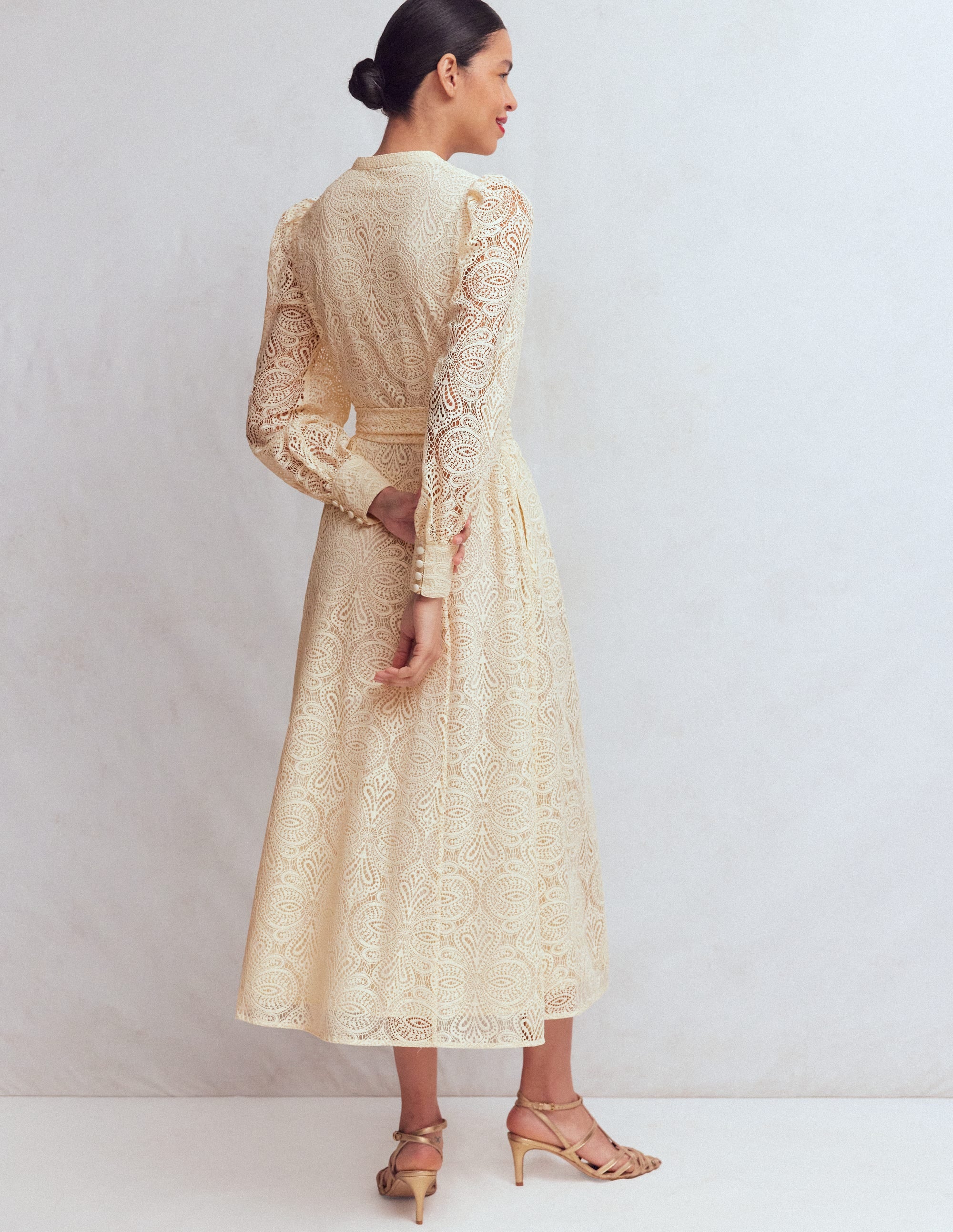Spitzenkleid mit Blousonärmeln-Naturweiß Spitze - Image 3