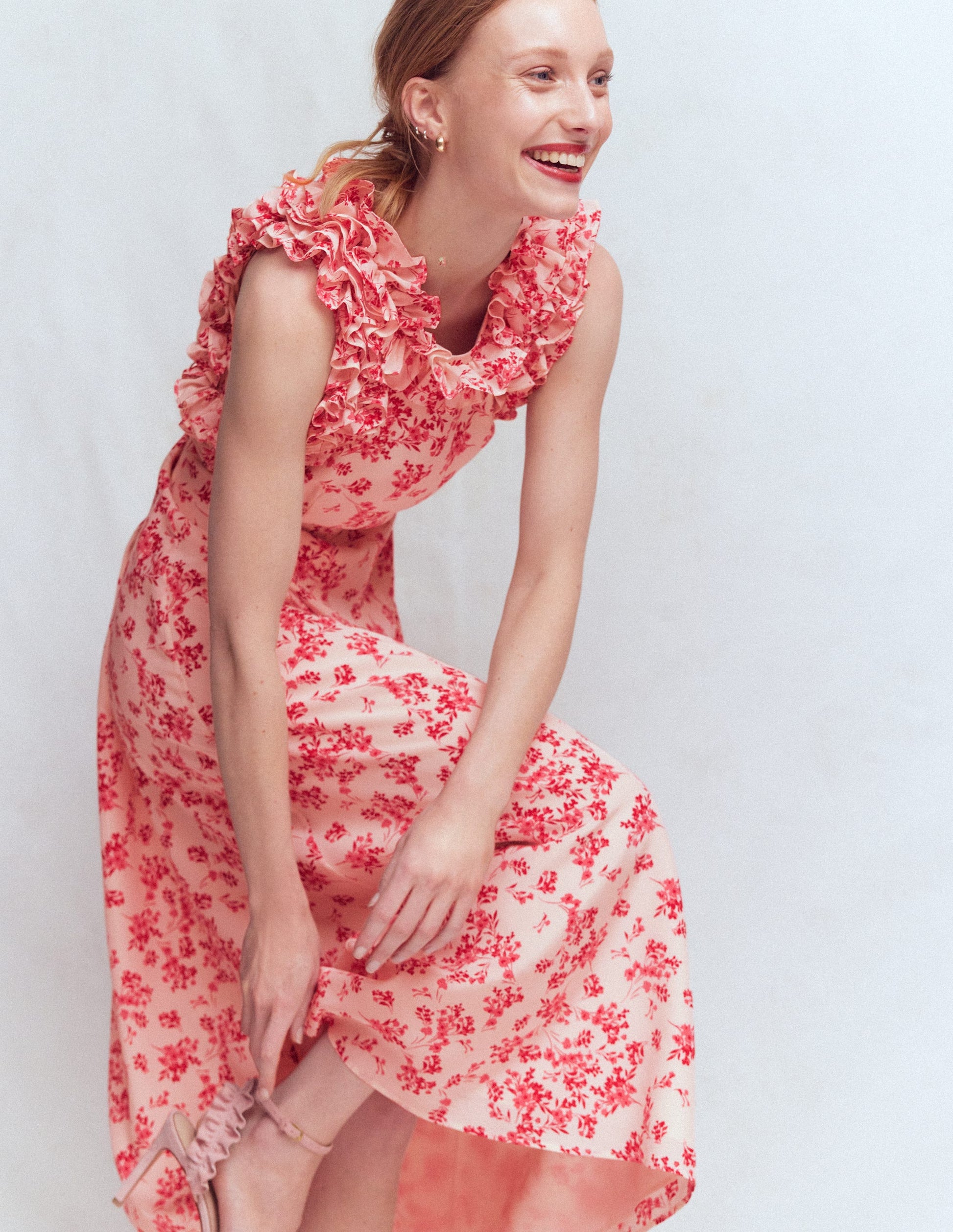 Midi-Seidenkleid mit Rüschen-Rosa Blütenpracht Monochrom-5