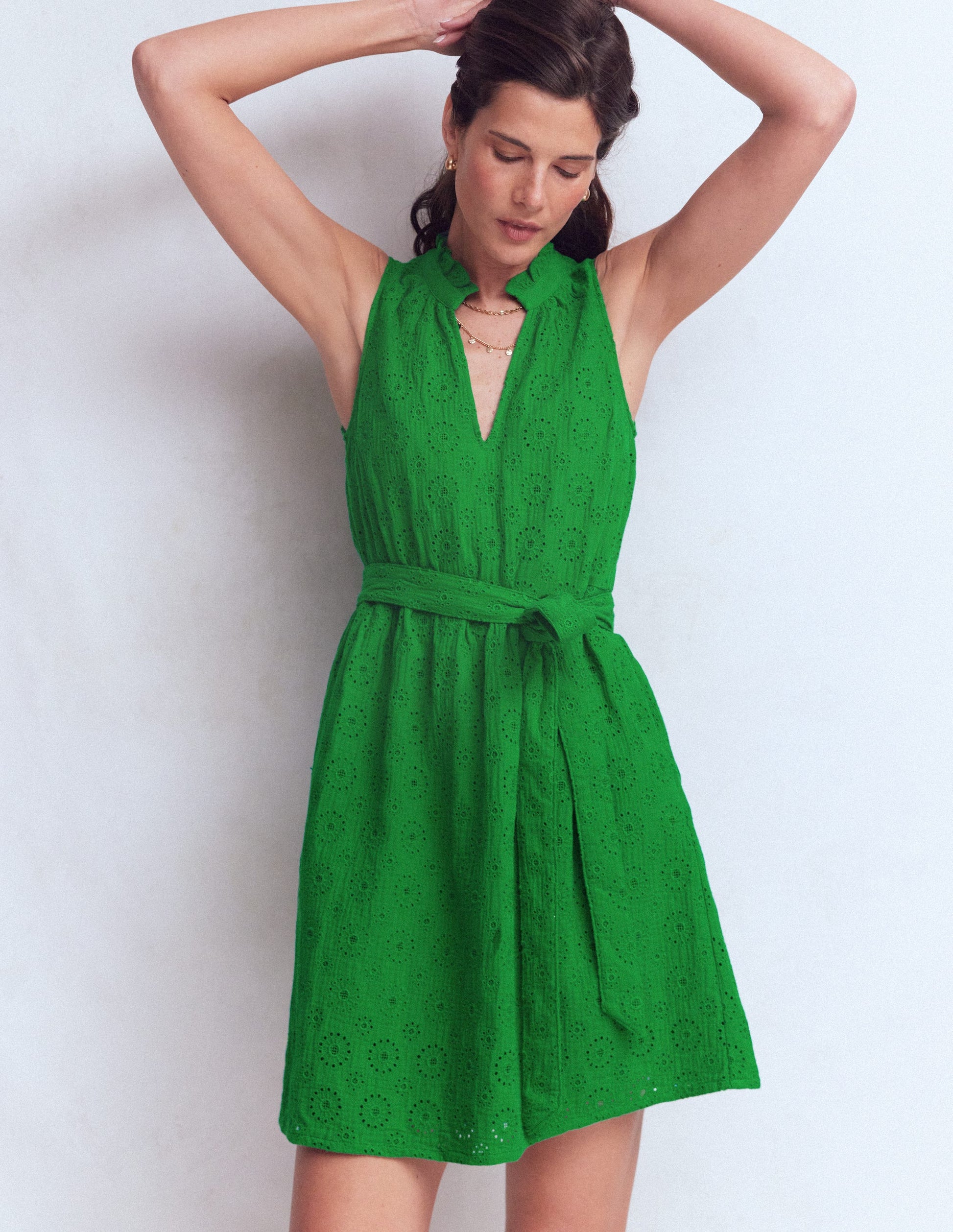 Viv Kurzes Doppeltuch-Kleid-Highland-Grün Lochstickerei-1