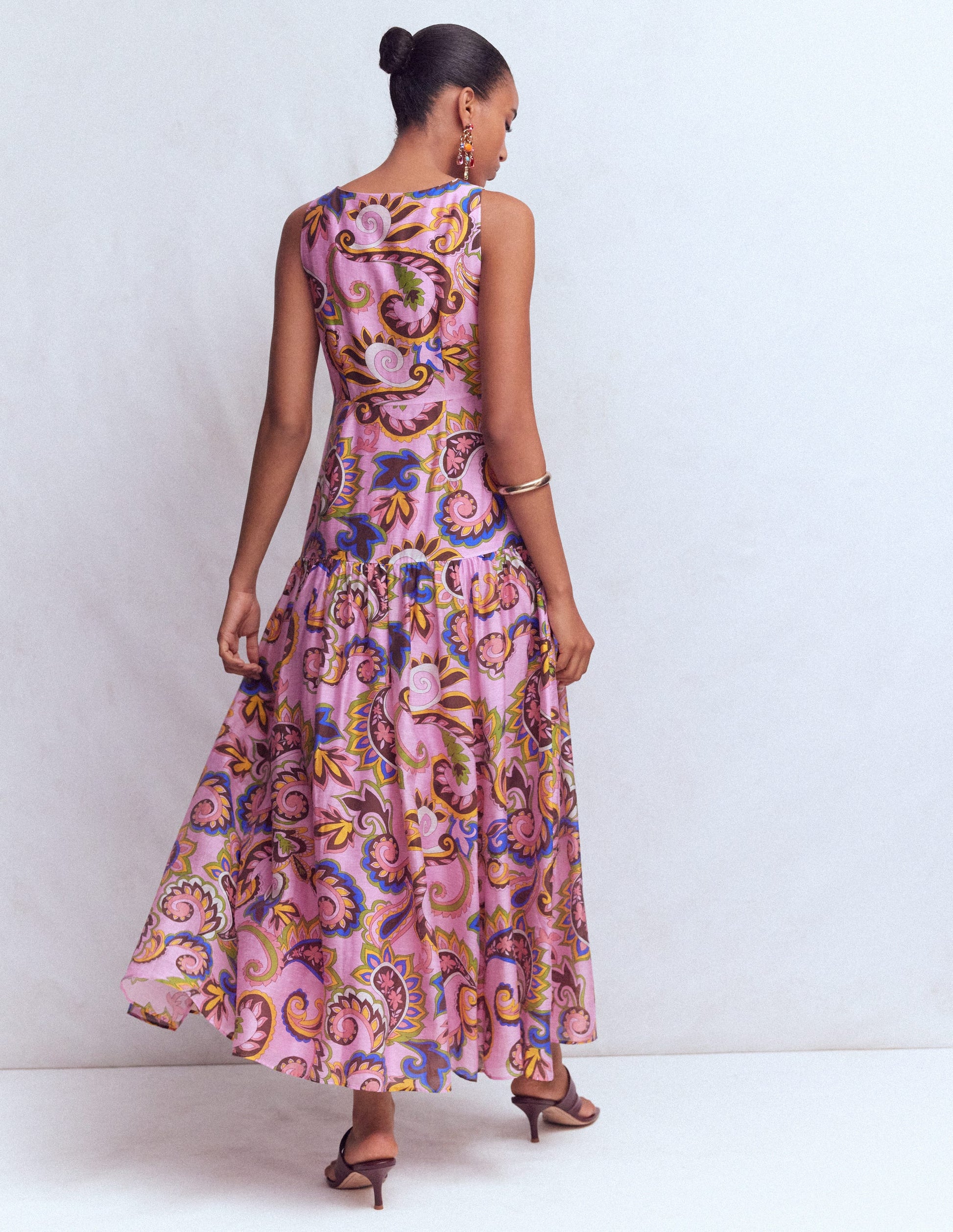 Ärmelloses Kleid mit tiefer Taille-Bunt Paisley-Ekstase-4