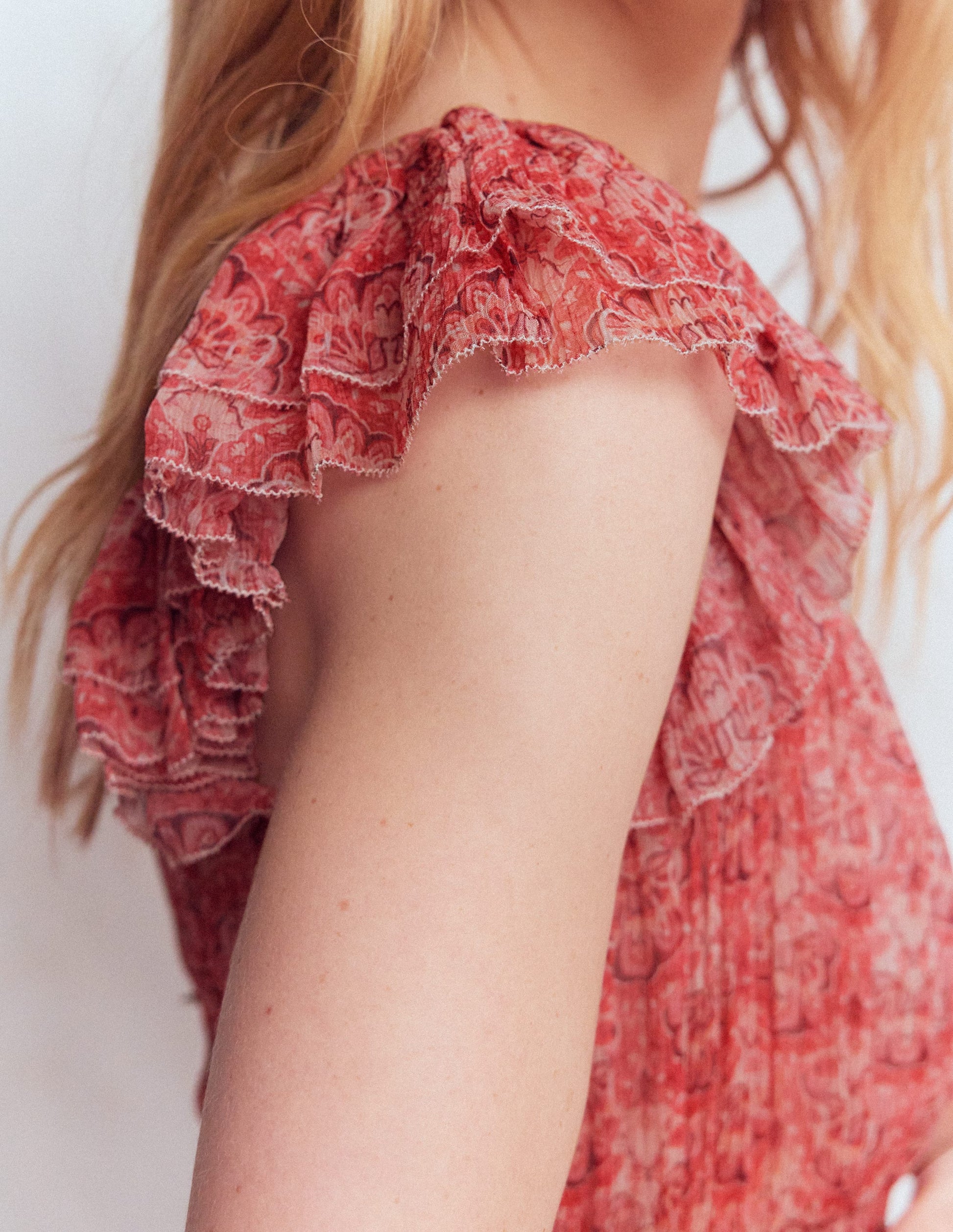 Robe longue en mousseline froissée-Motif Paradise Gardens rose-2
