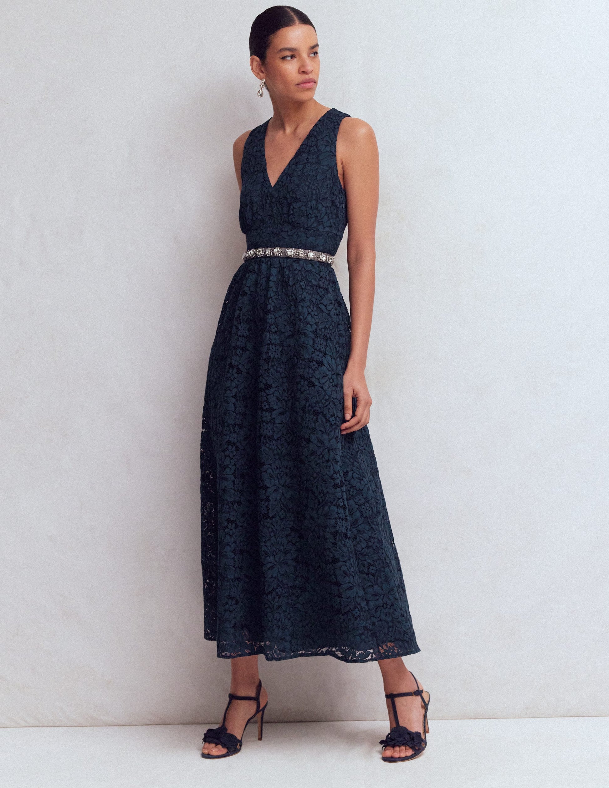 Robe en dentelle à empiècements et décolleté plongeant-Bleu marine-2