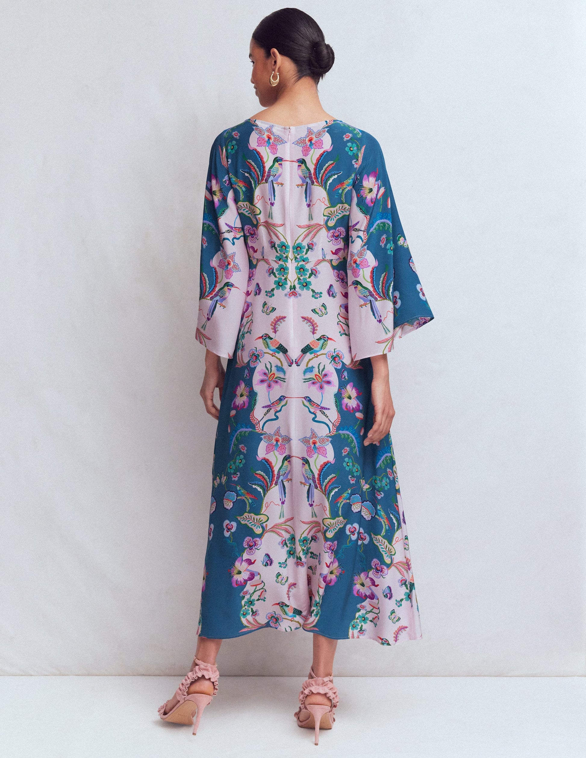 Kleid mit Engelsärmeln und U-Boot-Ausschnitt-Turmalinblau, Orchideenhimmel-3