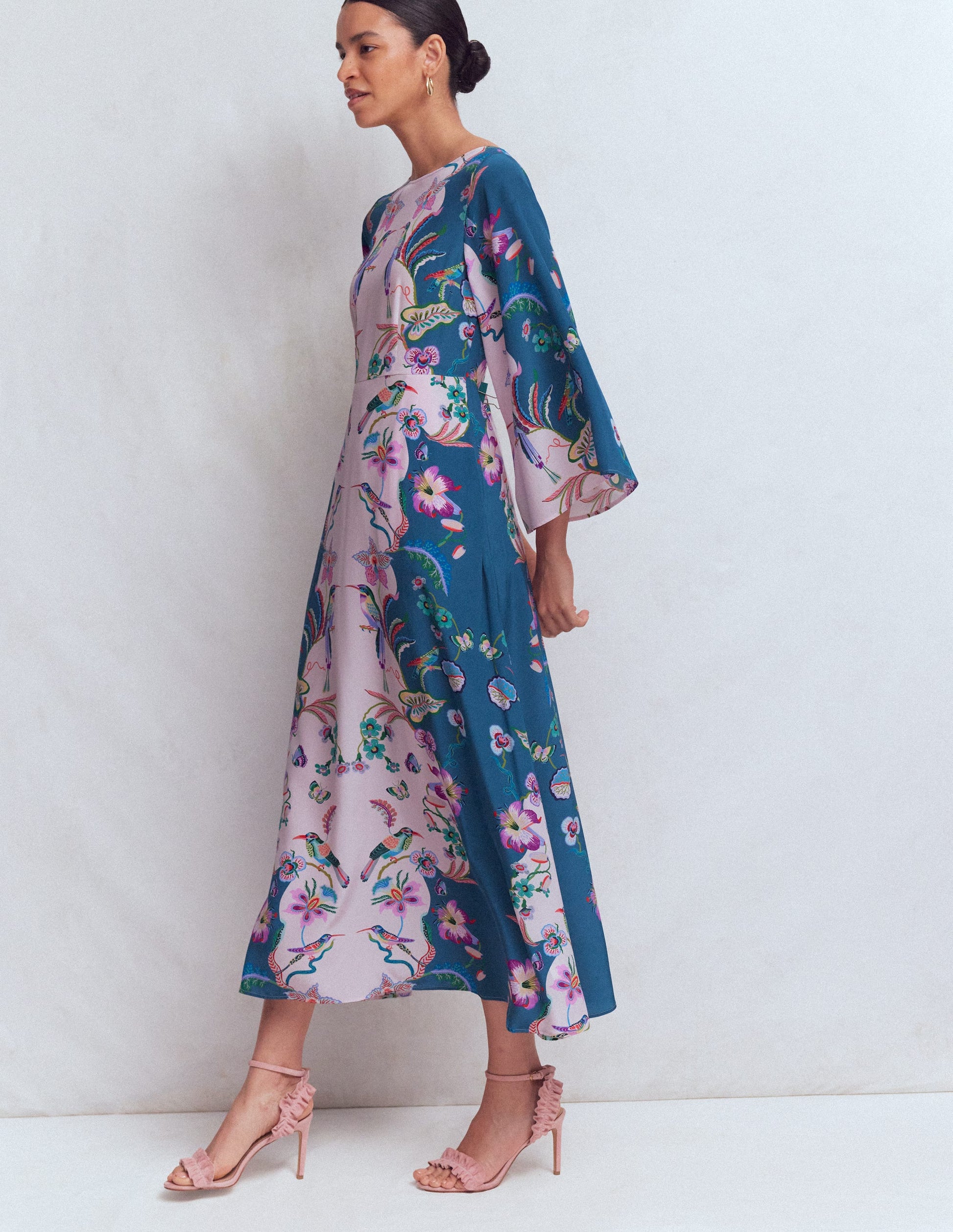Kleid mit Engelsärmeln und U-Boot-Ausschnitt-Turmalinblau, Orchideenhimmel-4