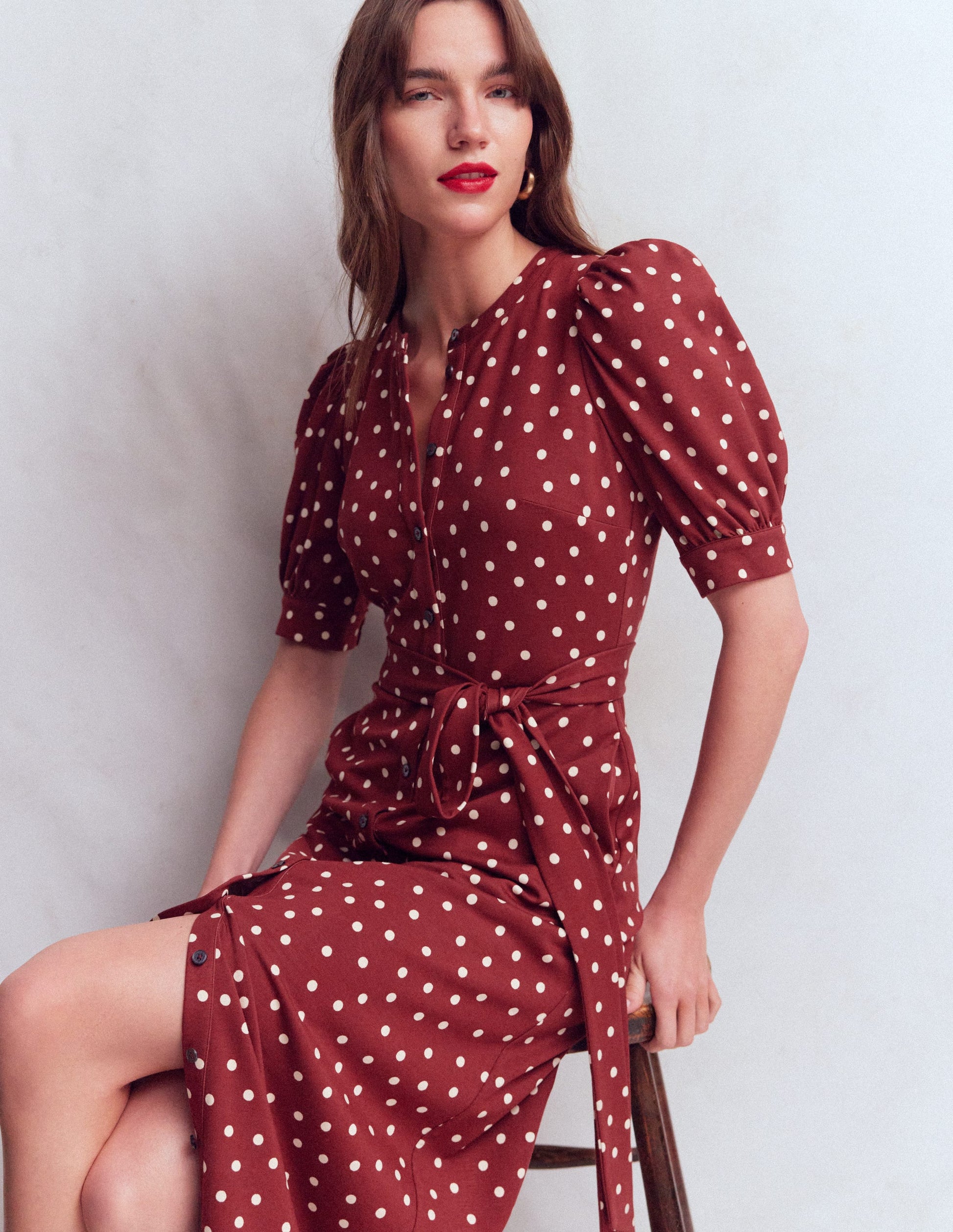 Ponte-Hemdblusenkleid mit Puffärmeln-Rote Birne, Gemalte Tupfen-1