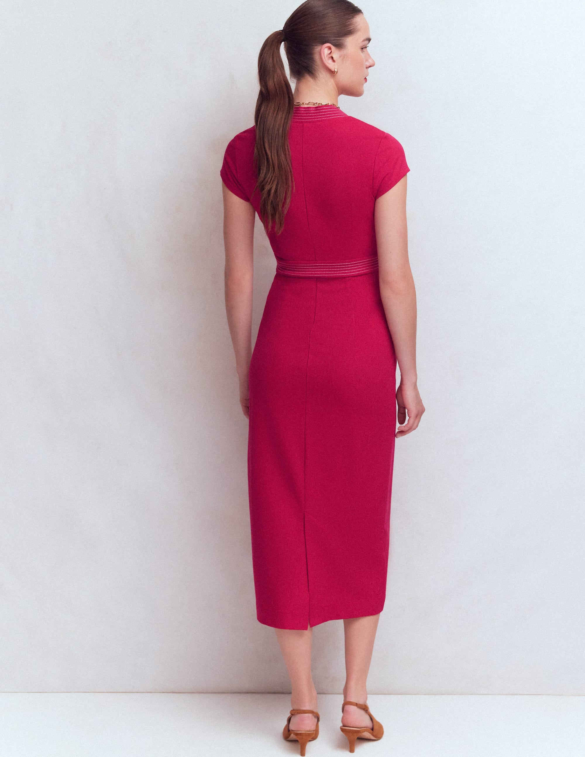 Ponte-Kleid mit V-Ausschnitt und Steppnähten-Granatapfel - Image 3