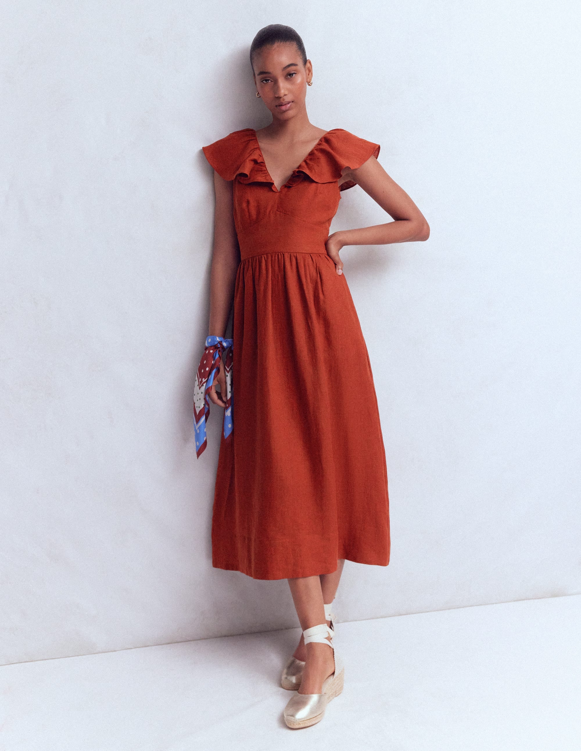 Leinenkleid mit Mega-Rüschen-Gebranntes Henna - Image 2