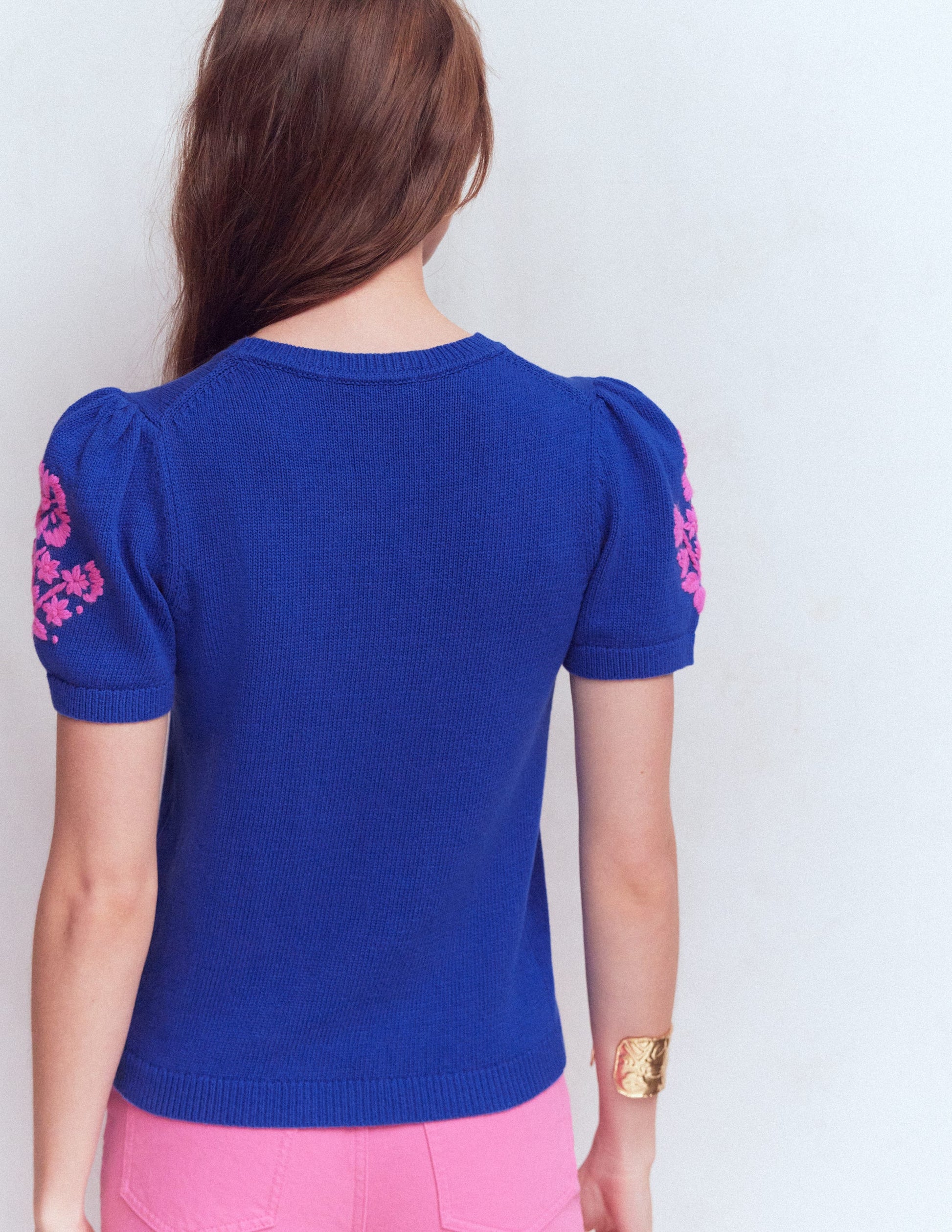 Monica Strick-T-Shirt-Blaue Stickerei-3