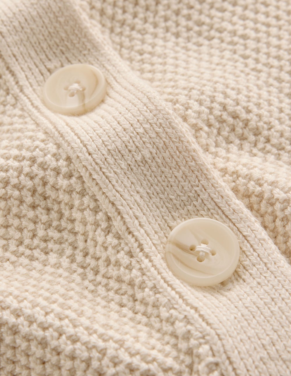 Hayley Baumwollstrickjacke mit V-Ausschnitt-Warmes Naturweiß-7