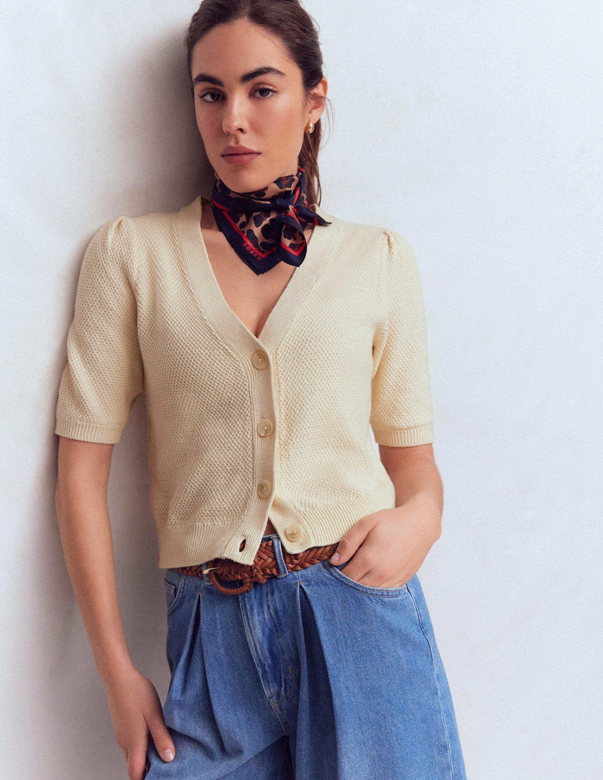 Hayley Baumwollstrickjacke mit V-Ausschnitt-Warmes Naturweiß-5