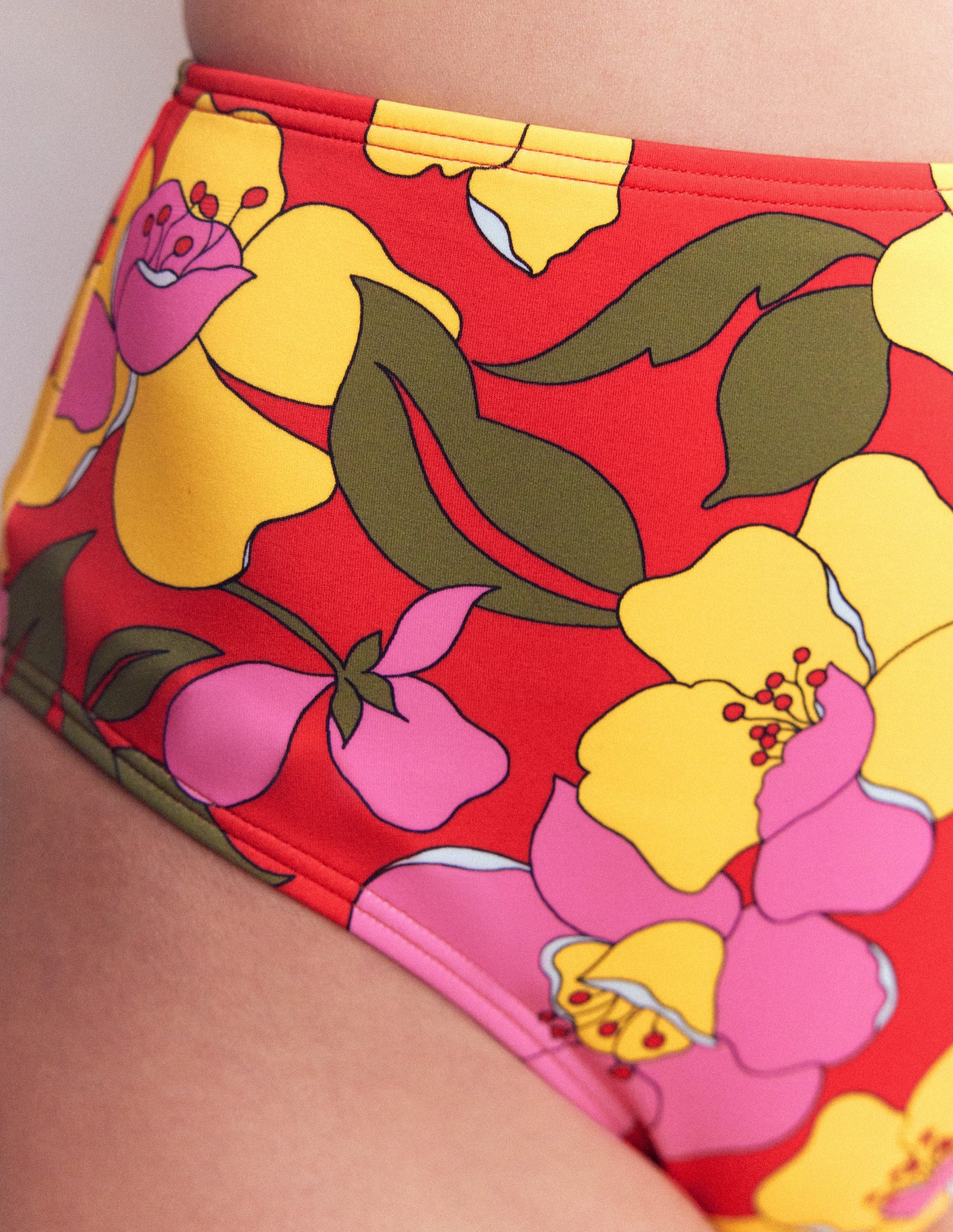 Bikinihose mit hohem Bund-Rot, Strahlende Blüte-3