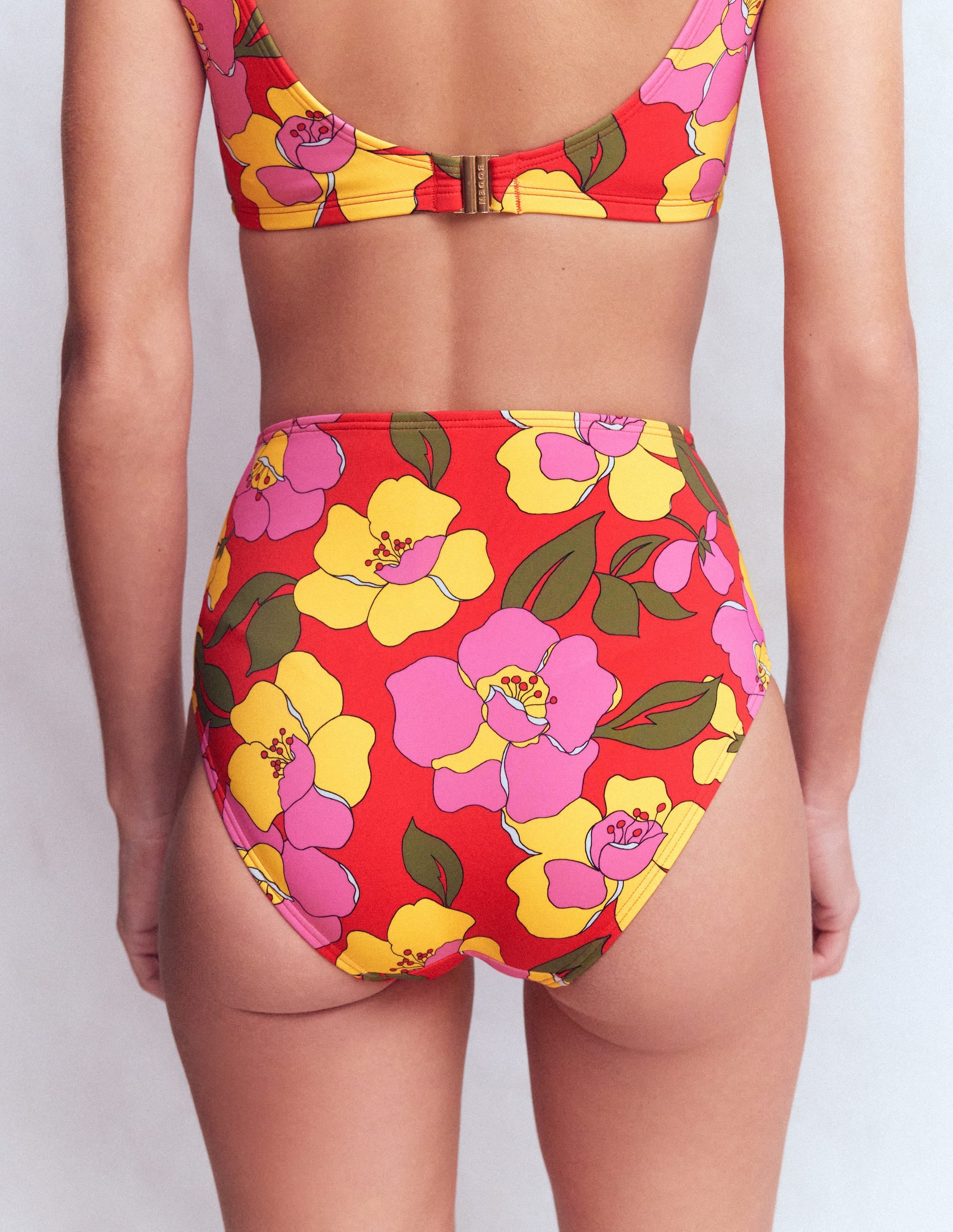 Bas de bikini taille haute-Rouge, motif Radiant Bloom - Image 4
