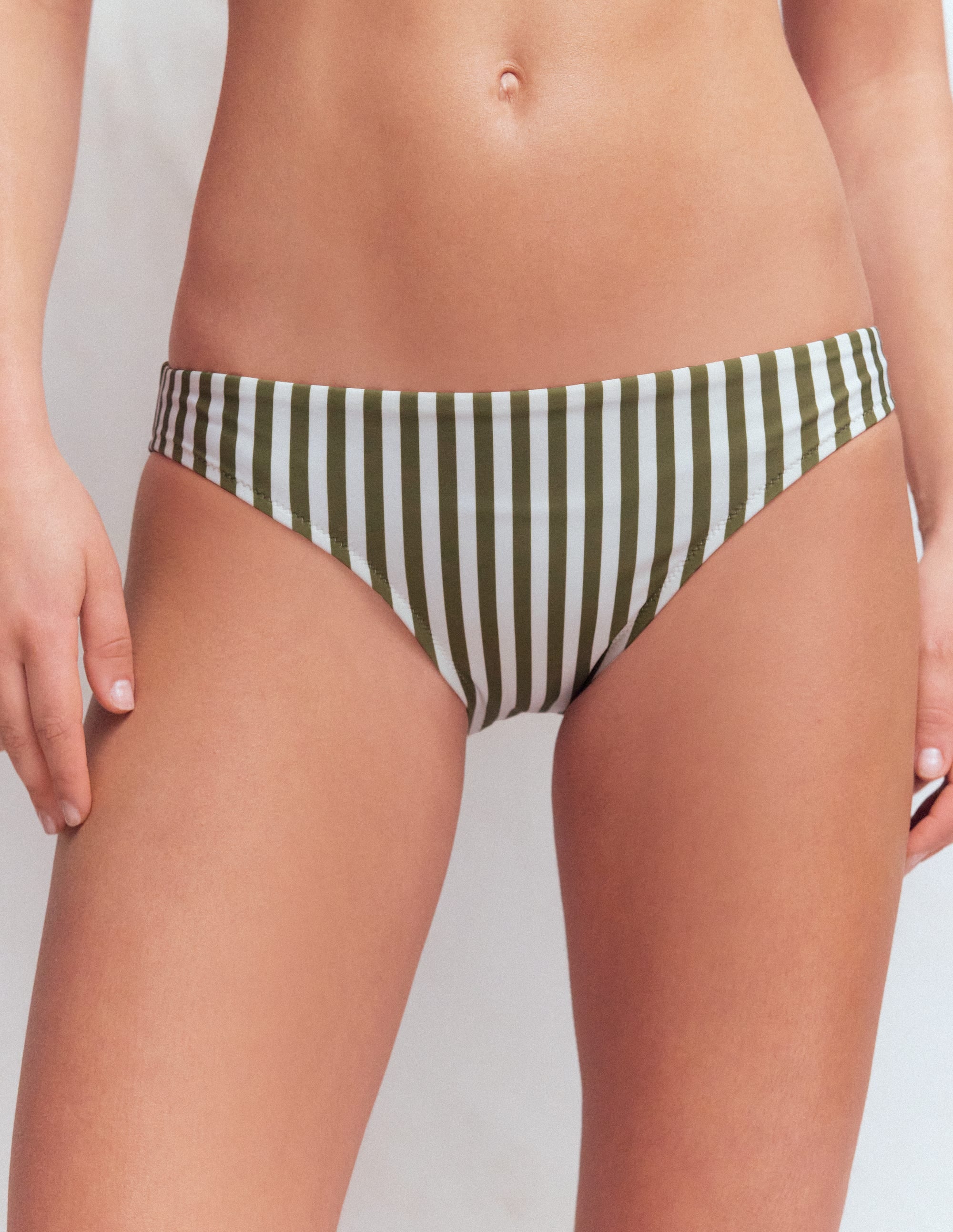 Bas de bikini intemporel-Rayé olive, ivoire - Image 4