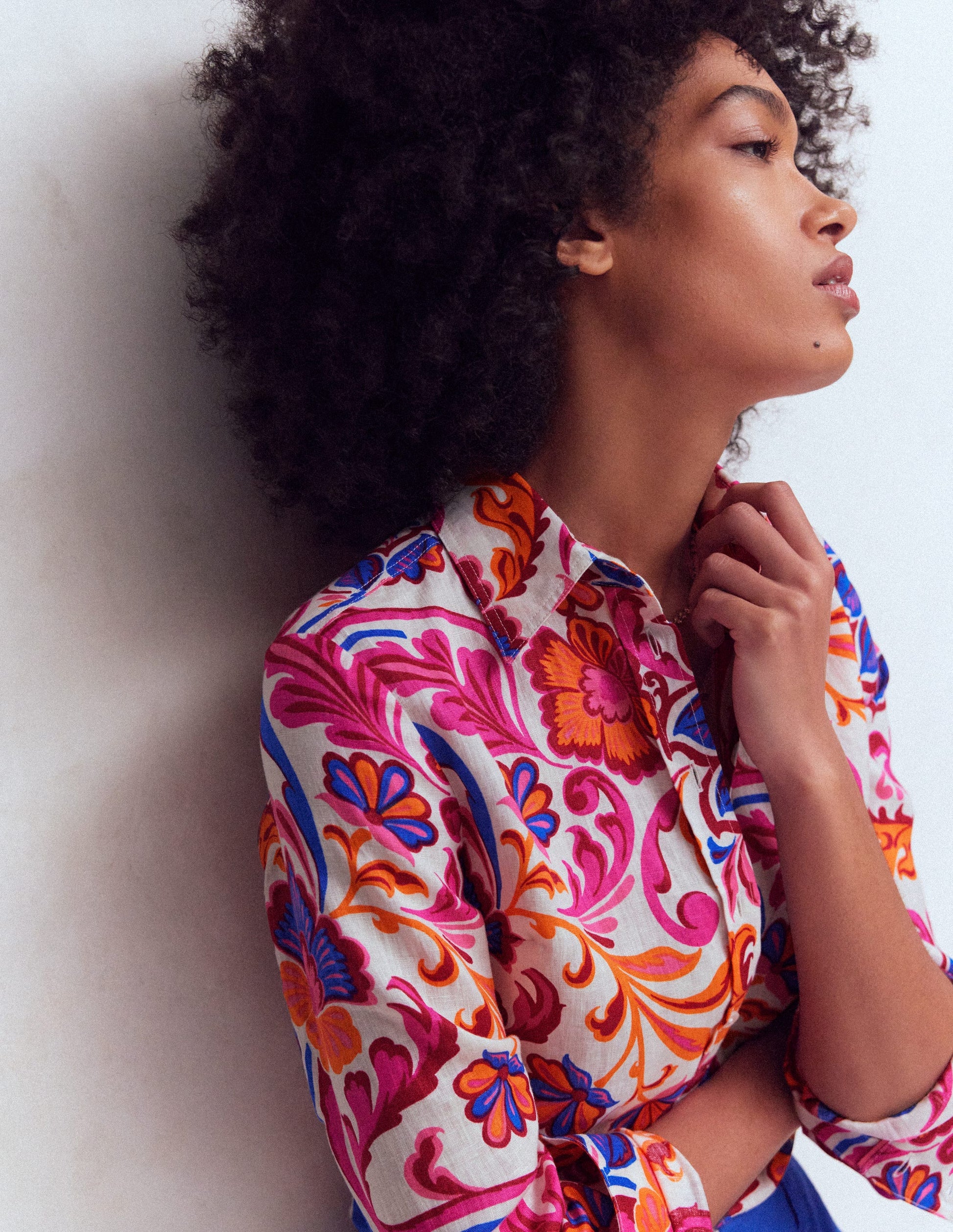 Chemise Sienna en lin-Punch rose, motif Flourishing Meadow-3