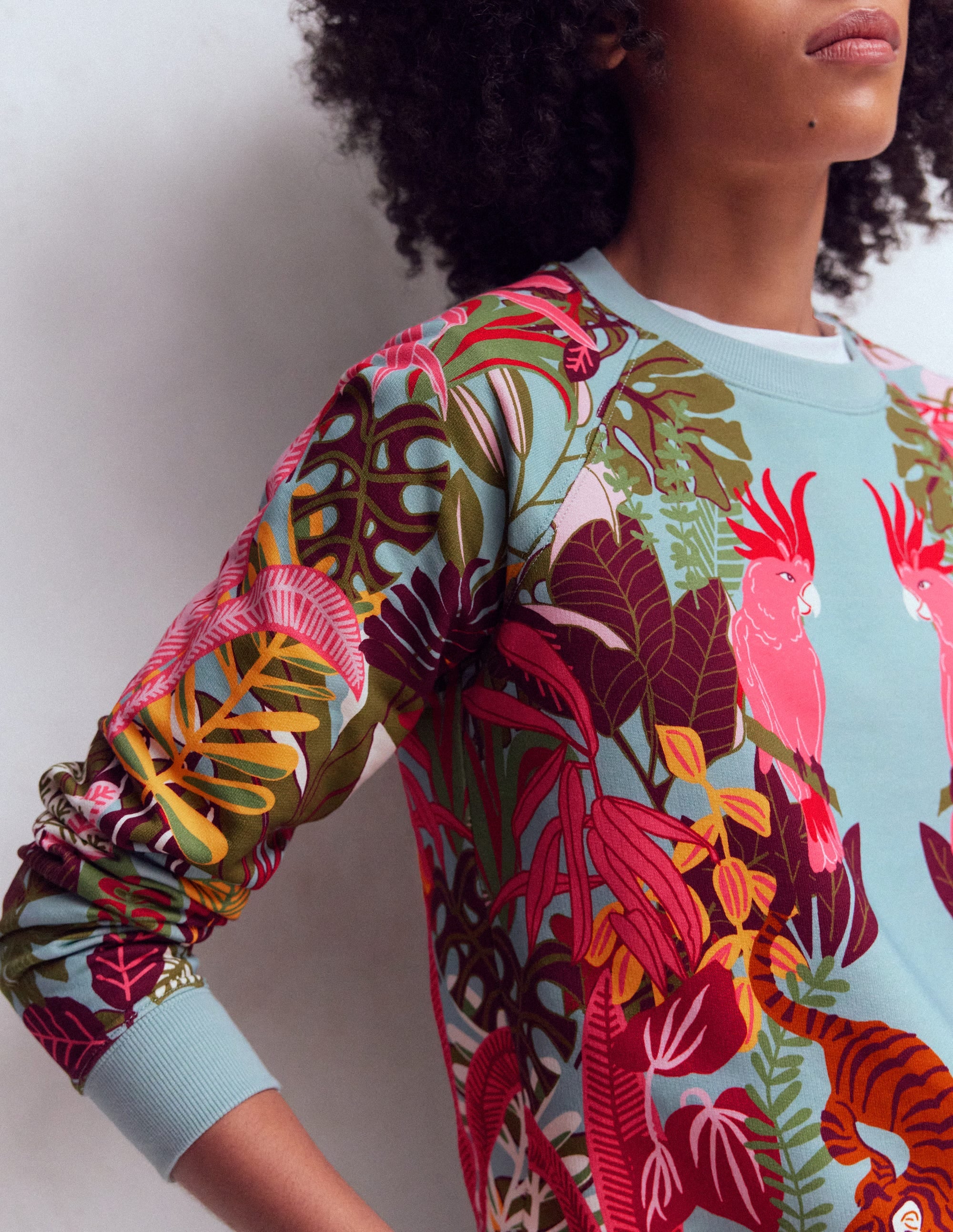 Rosa Bedrucktes Sweatshirt-Tropische Safari Platzierter Druck - Image 2