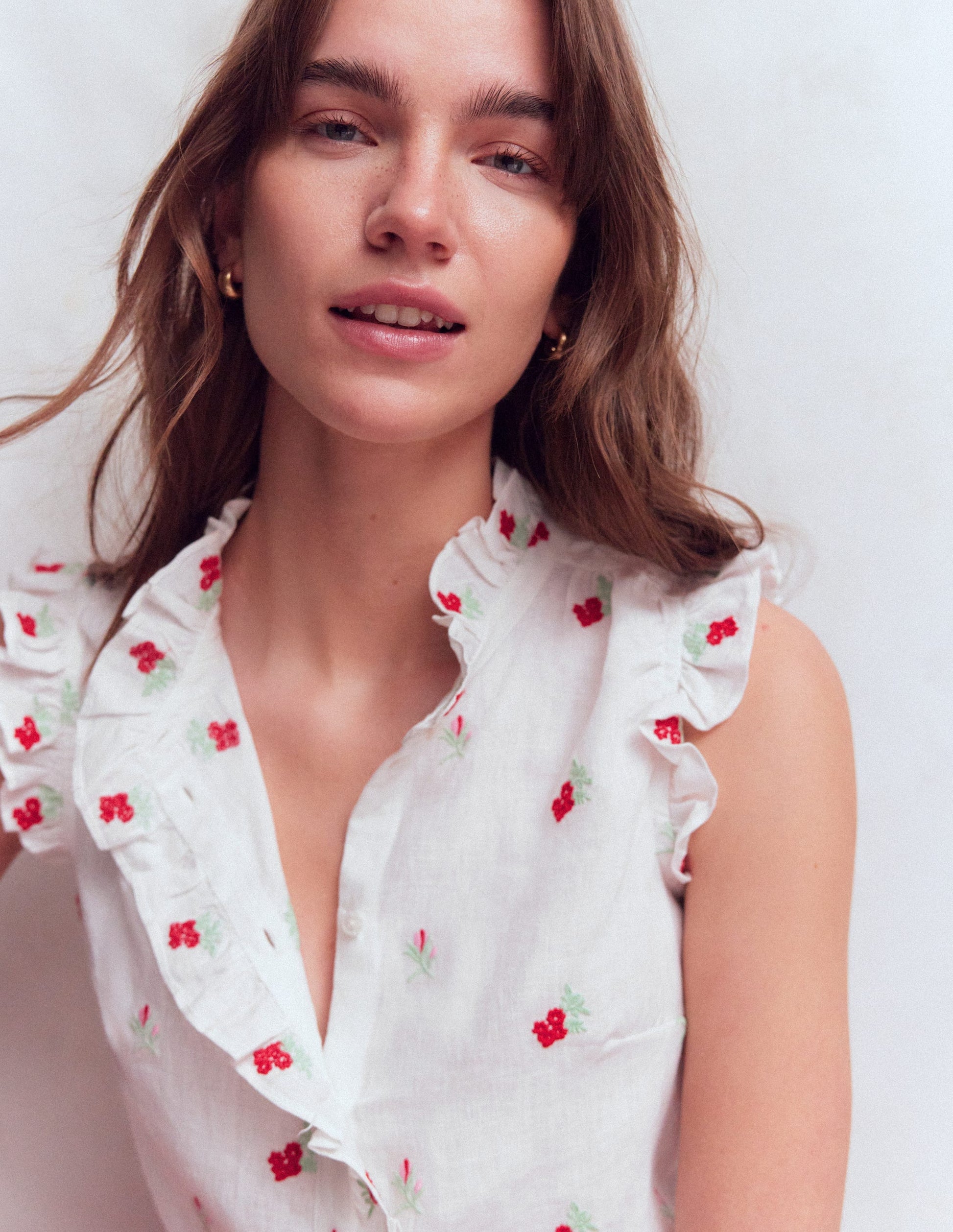 Isabel Ärmelloses Leinenoberteil-Blumenstickerei-2