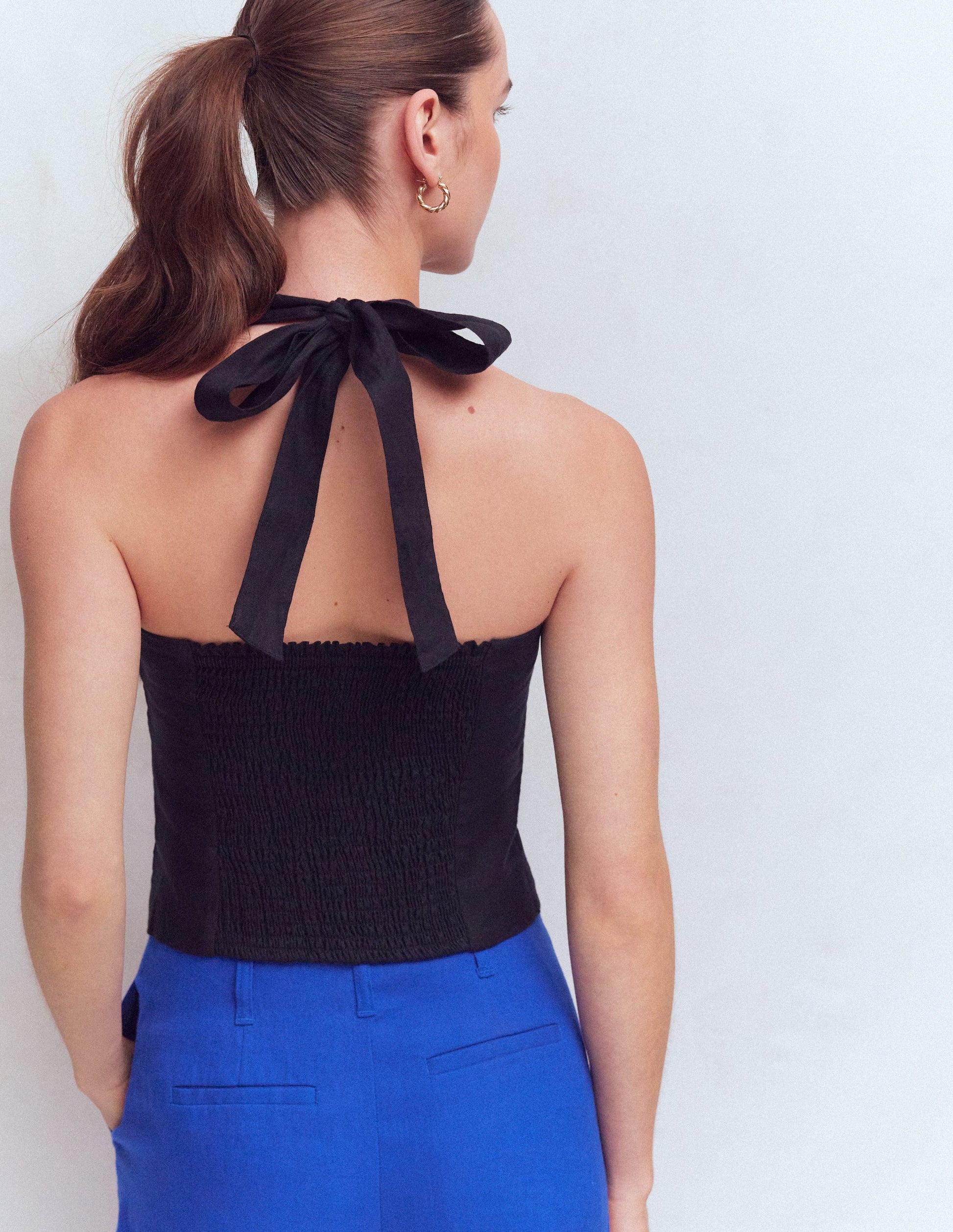 Oberteil aus Leinen mit Neckholder-Schwarz-3