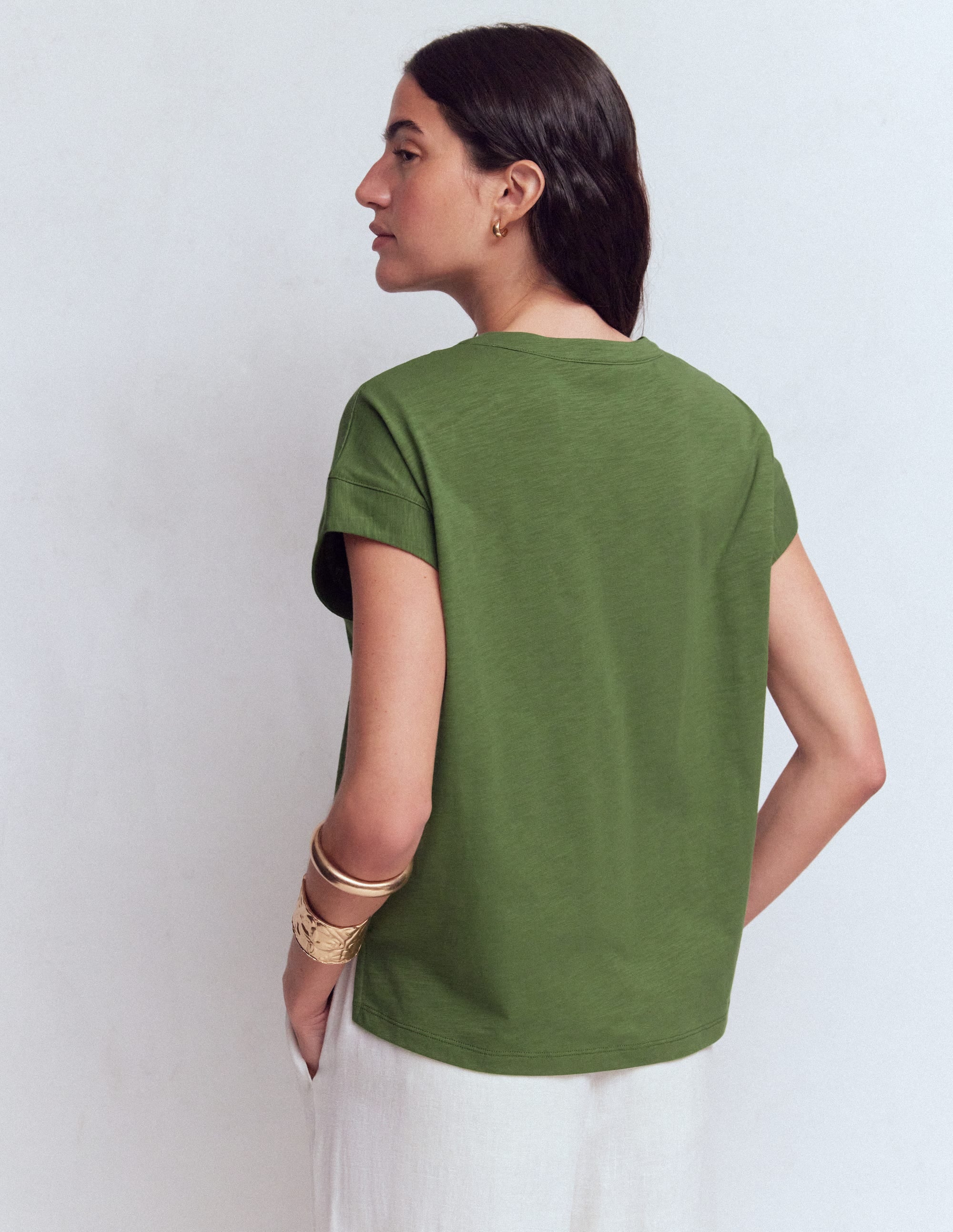 Nina T-Shirt mit gekerbtem Ausschnitt und Stickerei-Dunkles Teichgrün - Image 3