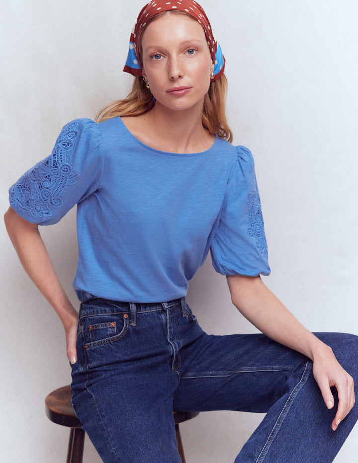 Jerseyoberteil mit Cutwork-Detail-Vergissmeinnicht Blau
