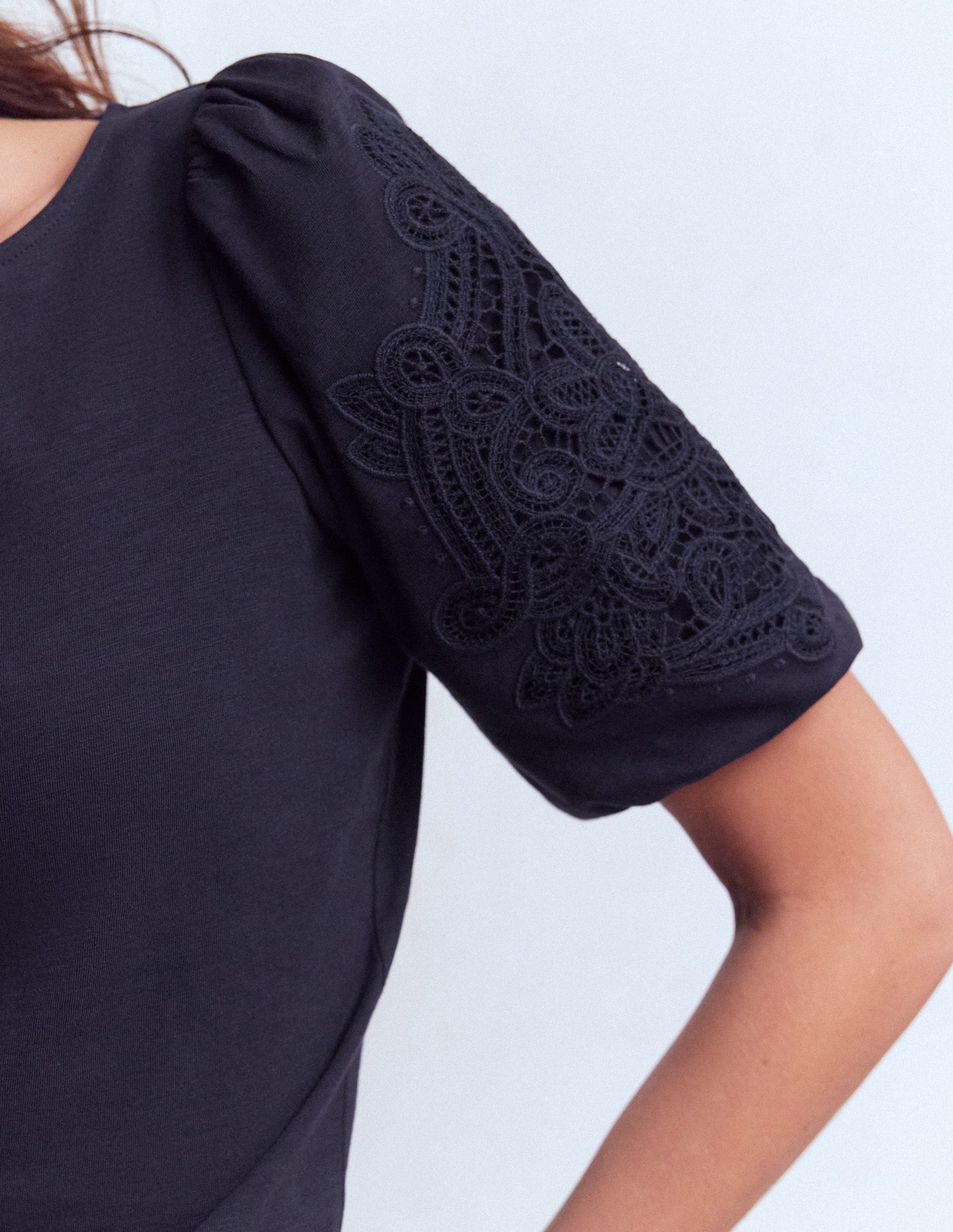 Jerseyoberteil mit Cutwork-Detail-Marineblau-2