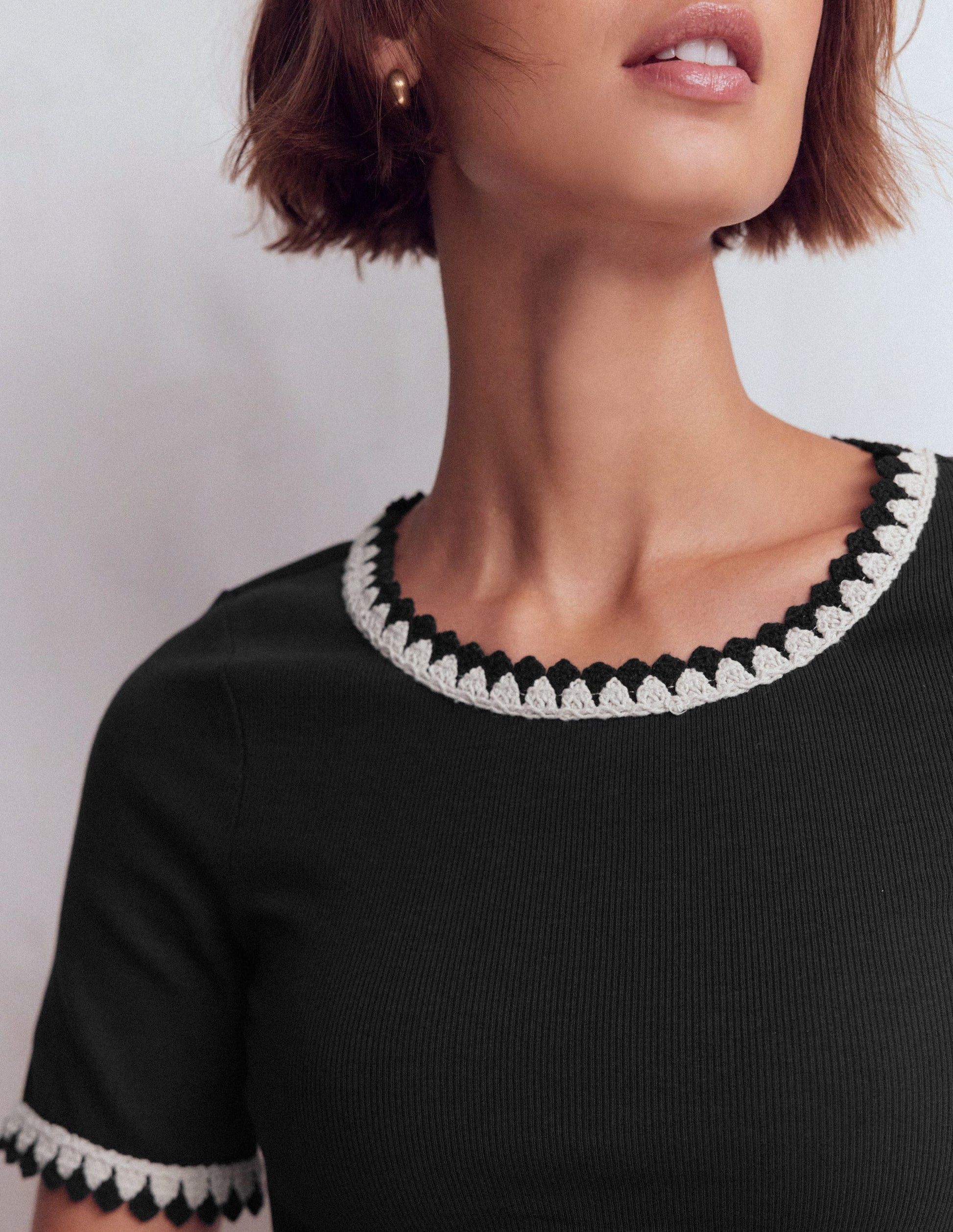 Maddie T-Shirt mit Besatz-Schwarz-2