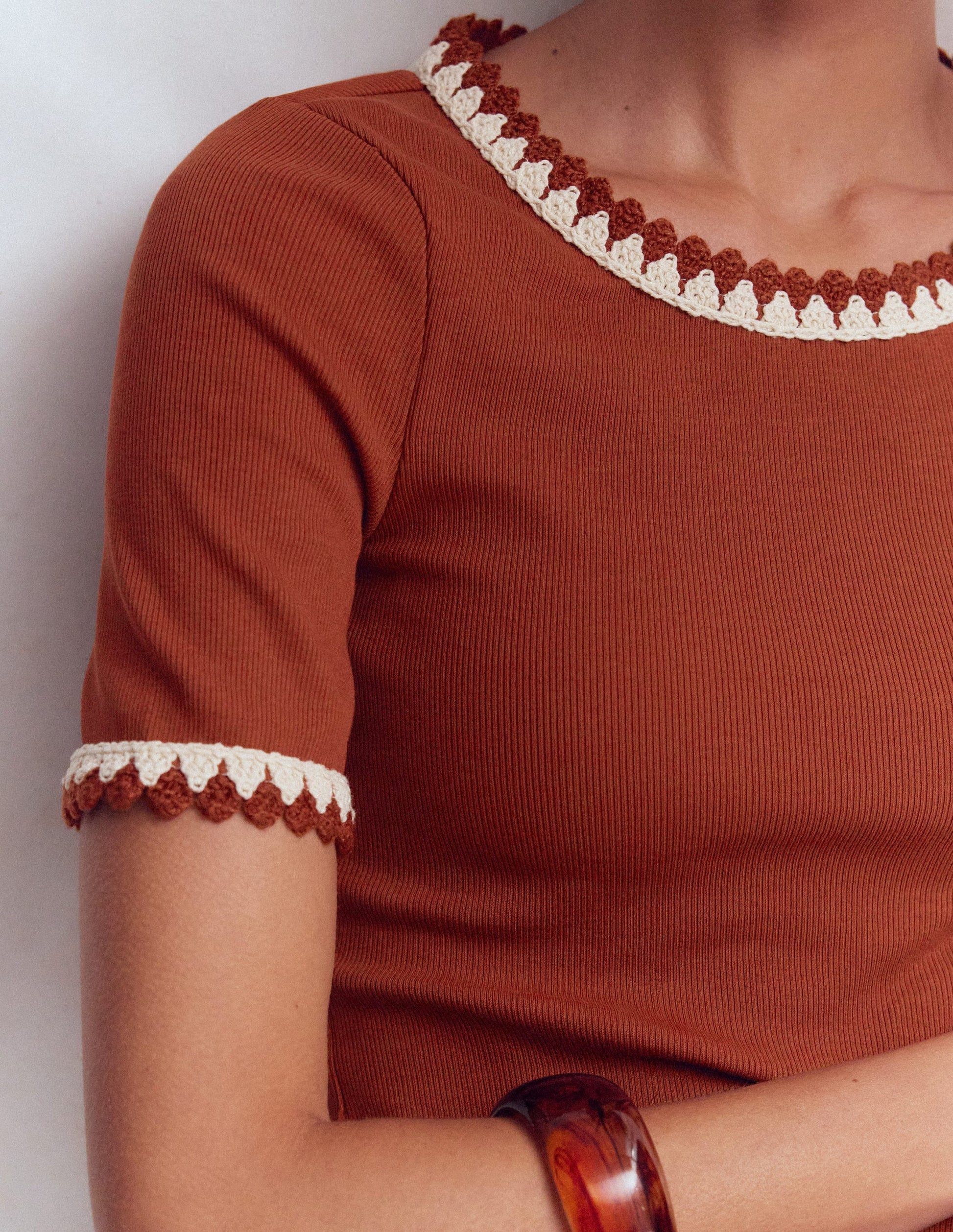 Maddie T-Shirt mit Besatz-Braun-Orange-2