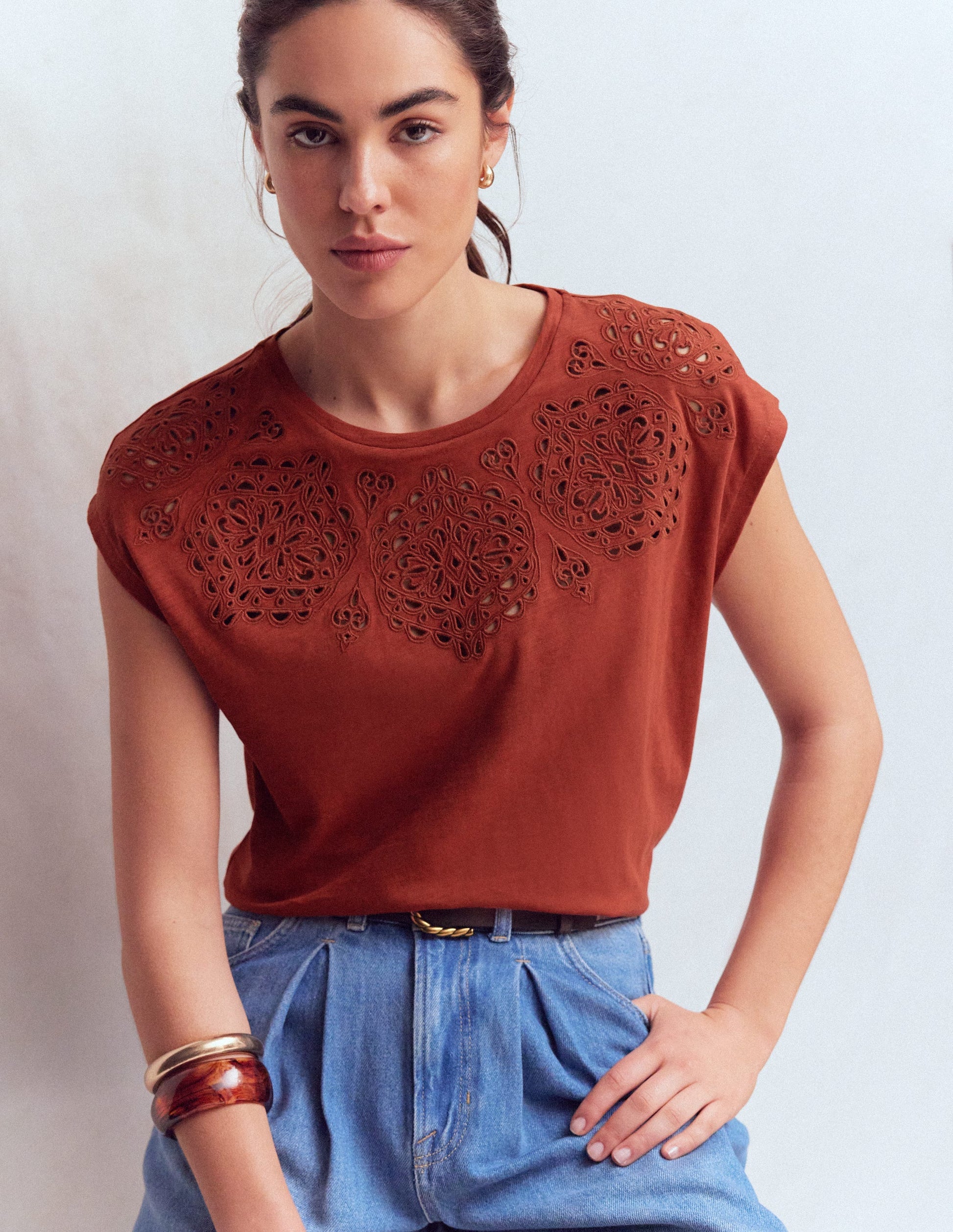 Willow T-Shirt mit Lochstickerei-Braun-Orange-1